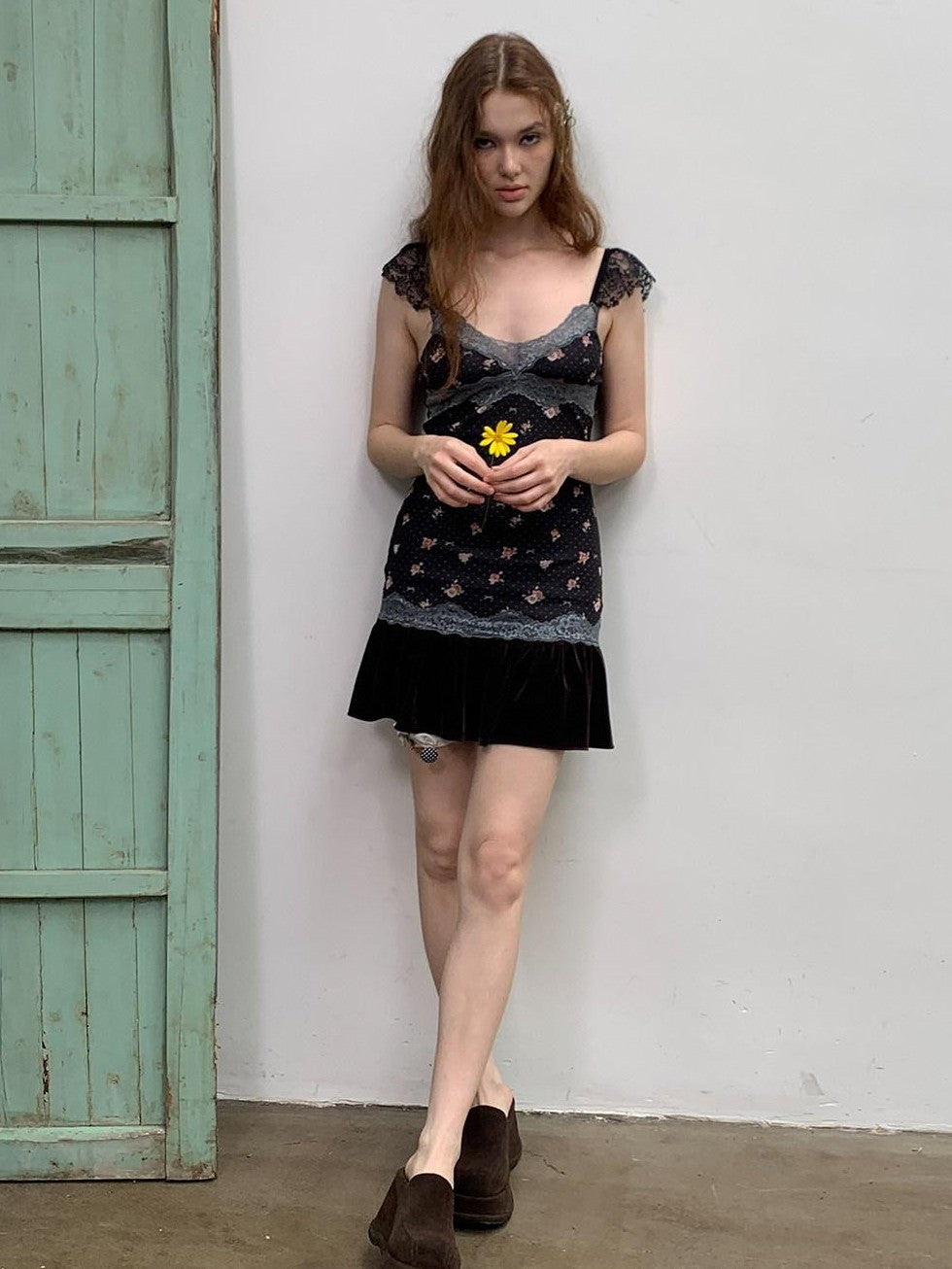 UNIVERSE Vintage Floral Lace Patchwork Flutter Sleeve Waist Women's Casual Mini Dresses