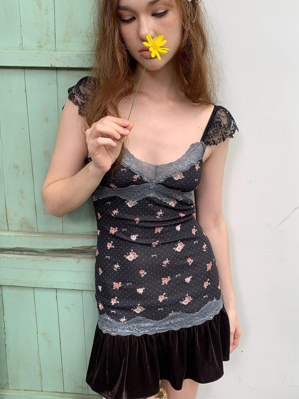 UNIVERSE Vintage Floral Lace Patchwork Flutter Sleeve Waist Women's Casual Mini Dresses