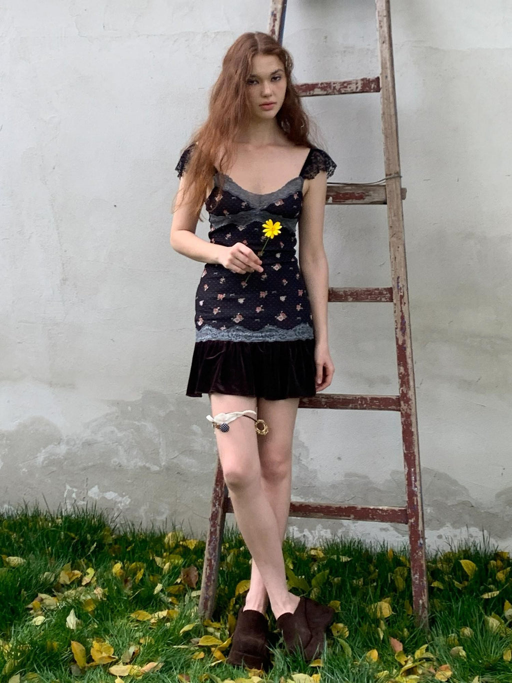 UNIVERSE Vintage Floral Lace Patchwork Flutter Sleeve Waist Women's Casual Mini Dresses