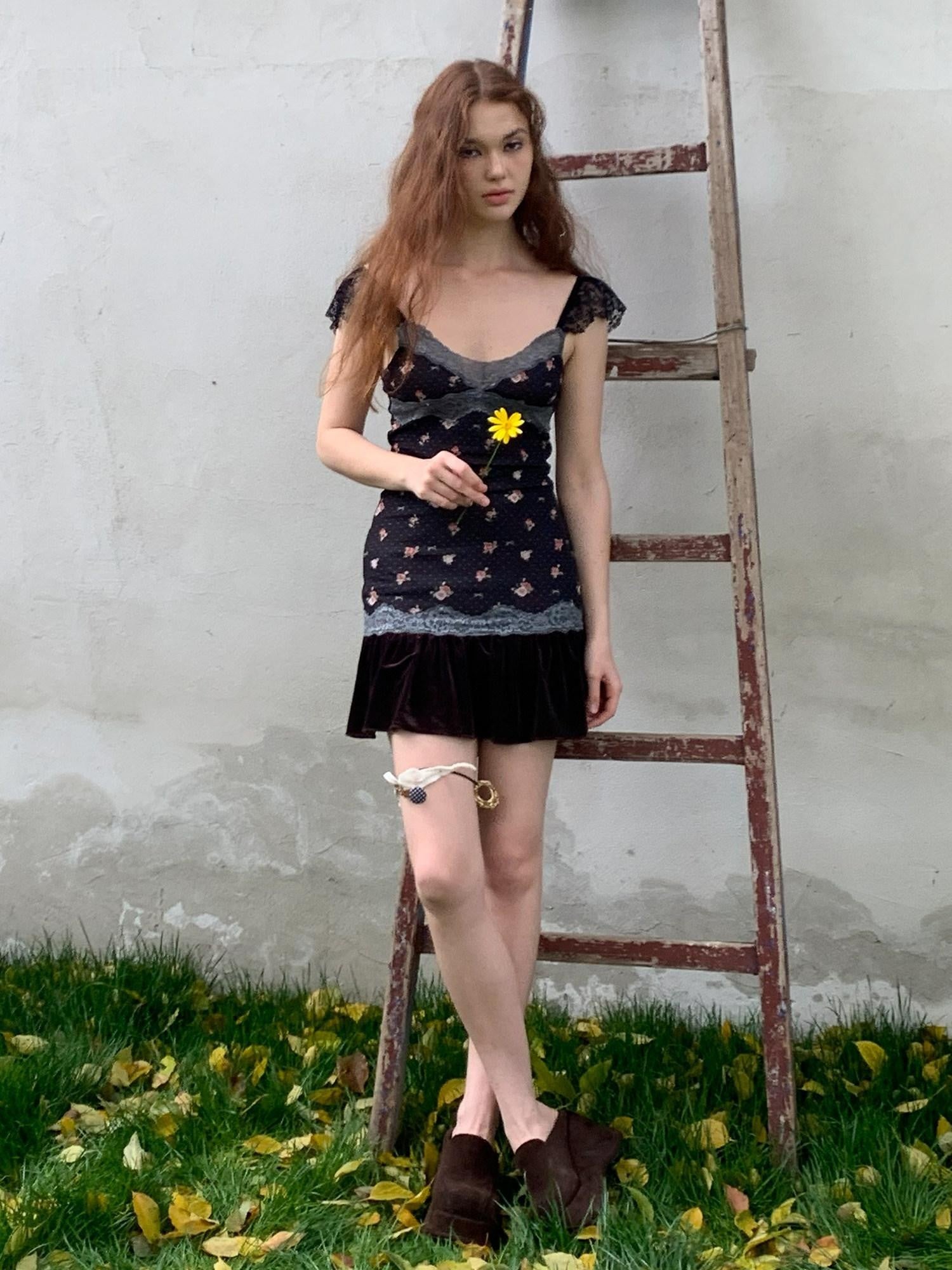 UNIVERSE Vintage Floral Lace Patchwork Flutter Sleeve Waist Women's Casual Mini Dresses