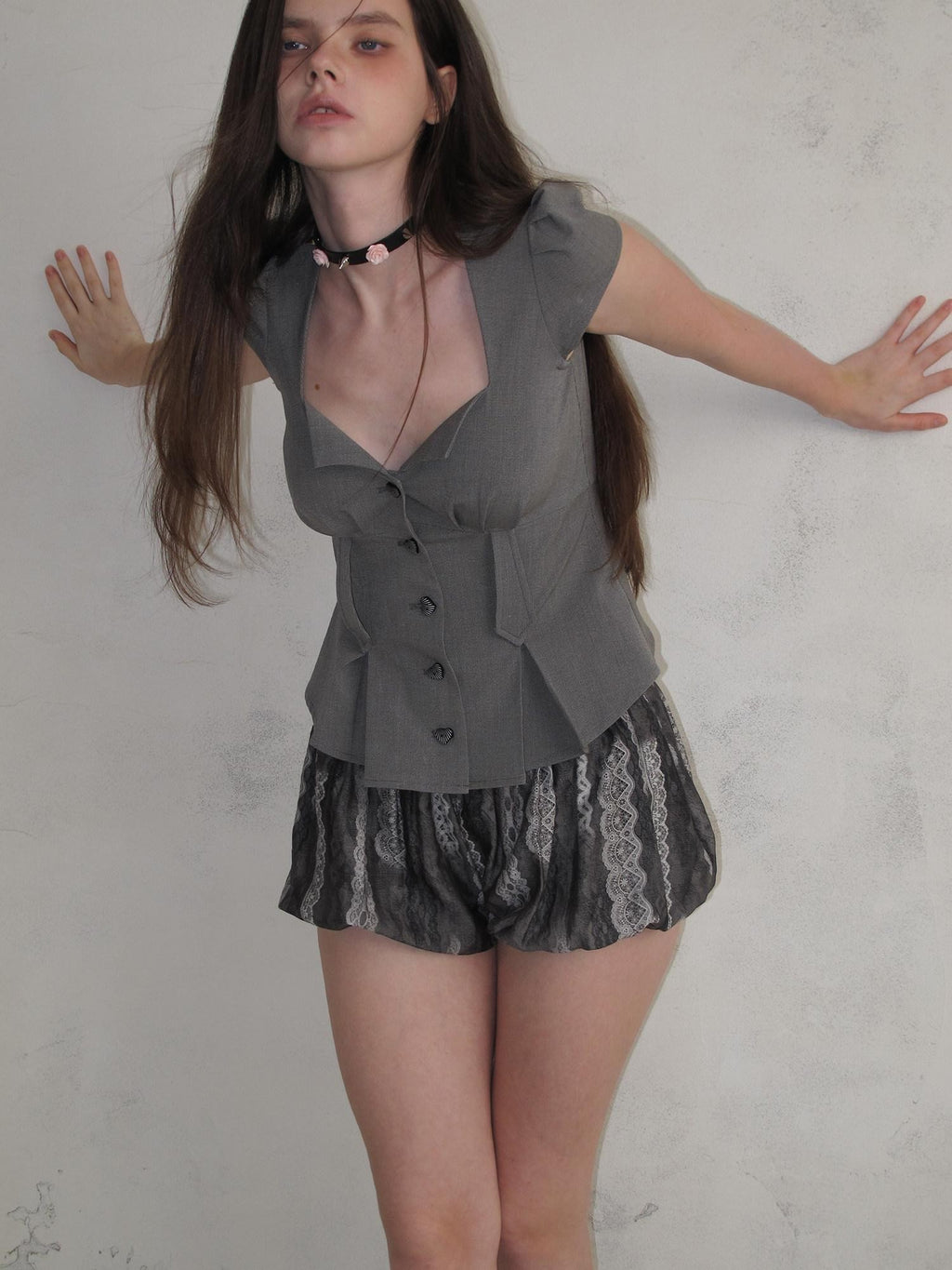 UNIVERSE Washed Gray Lace Panel Pleated Vertical Stripe Lantern Women's Lyocell Hot Pants