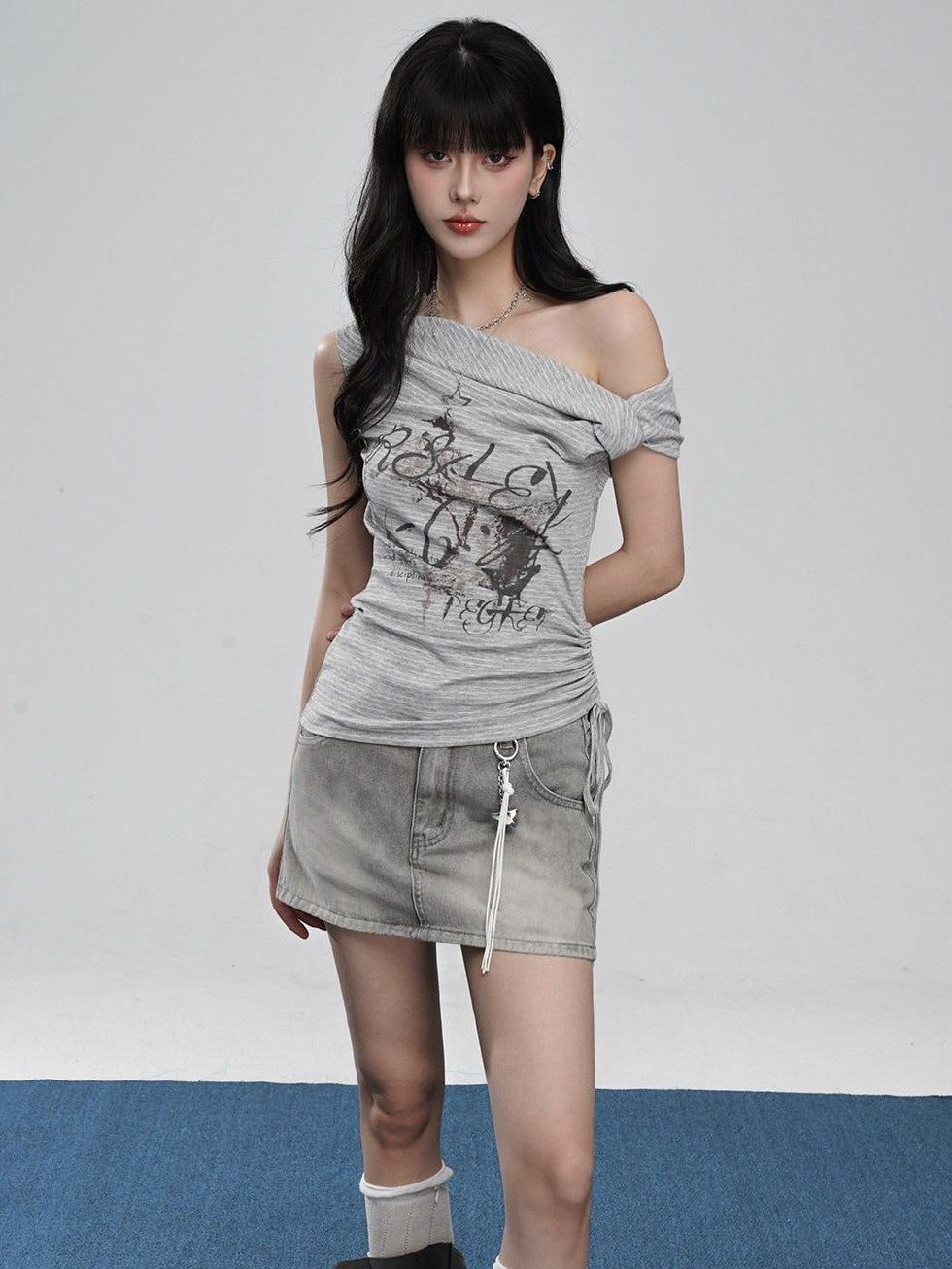 VEEMIX Asymmetric Slanted Neck Cinched Waist Letter Print Women's Off-shoulder T-shirts