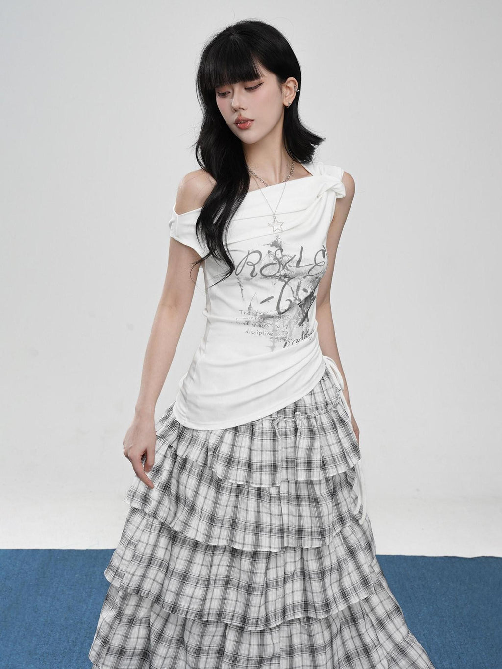 VEEMIX Asymmetric Slanted Neck Cinched Waist Letter Print Women's Off-shoulder T-shirts