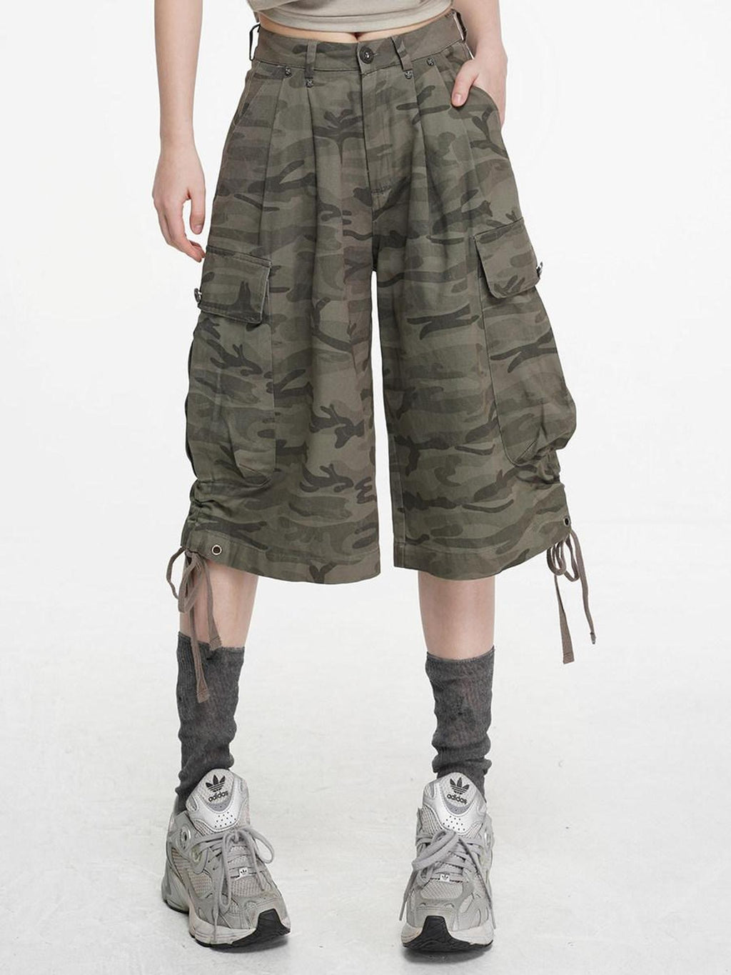 VEEMIX Cement Gray Camouflage Cargo Drawstring Pockets Women's Cropped Jeans
