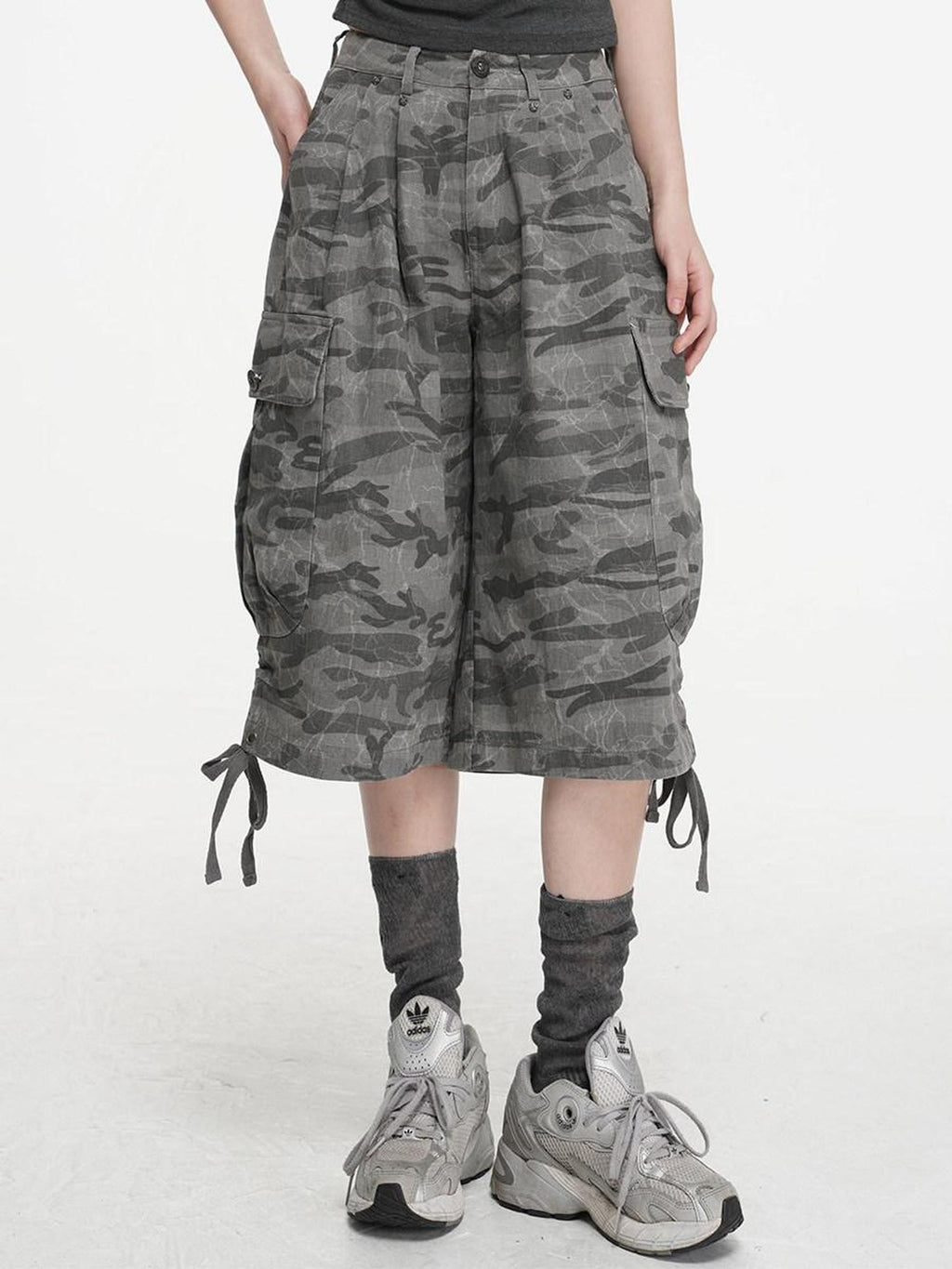 VEEMIX Cement Gray Camouflage Cargo Drawstring Pockets Women's Cropped Jeans