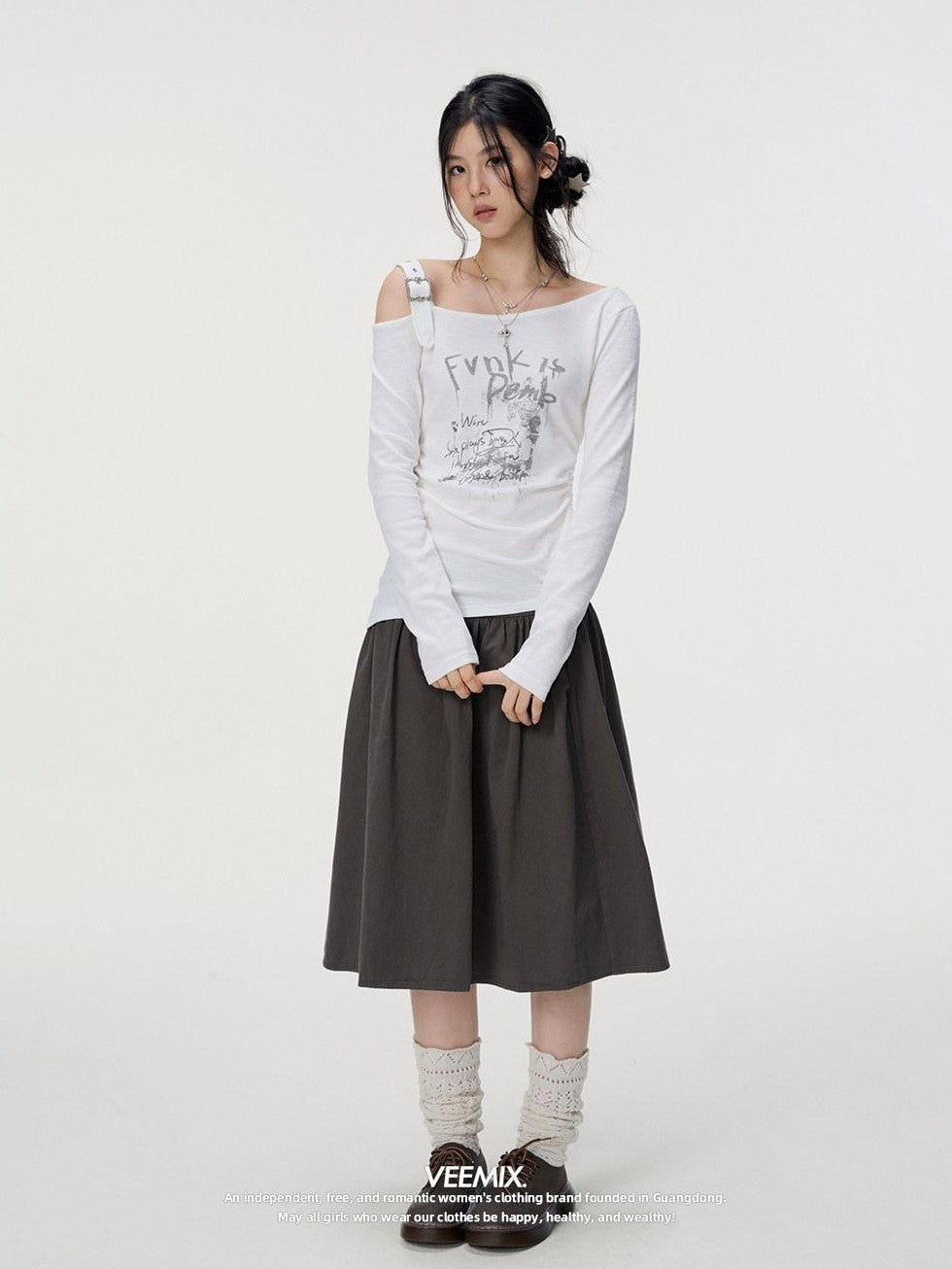VEEMIX Ivory Asymmetric Ruching Letter Print Women's Polyester Long Sleeve T-shirts