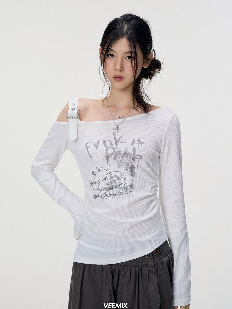 VEEMIX Ivory Asymmetric Ruching Letter Print Women's Polyester Long Sleeve T-shirts