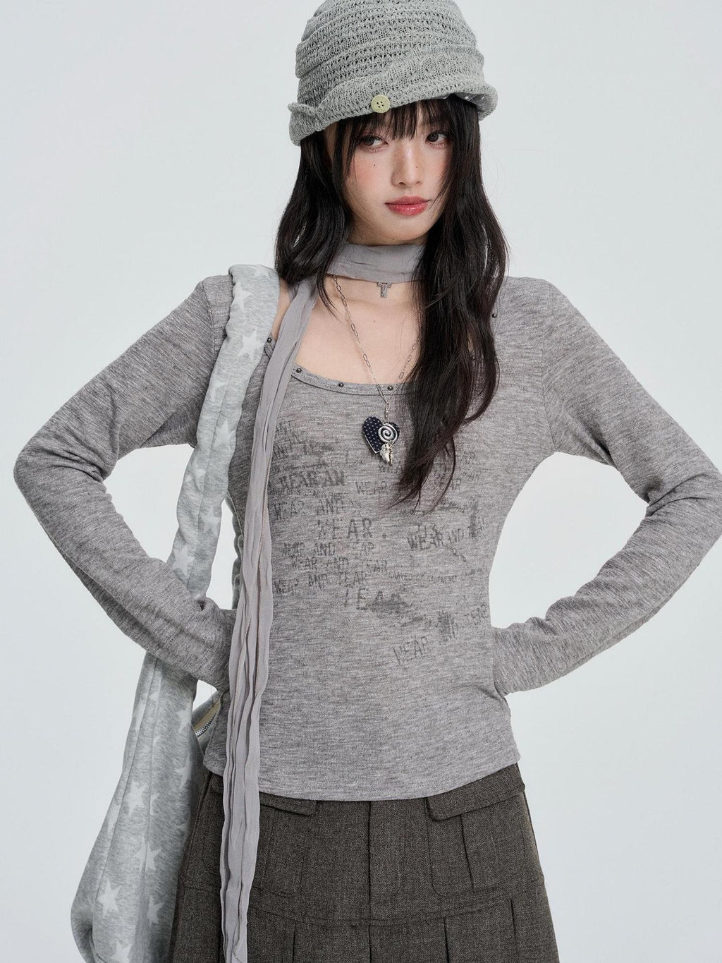 VEEMIX White Rivet Letter Print Slim Fit Round Neck Women's Wool Blend Long Sleeve T-shirts