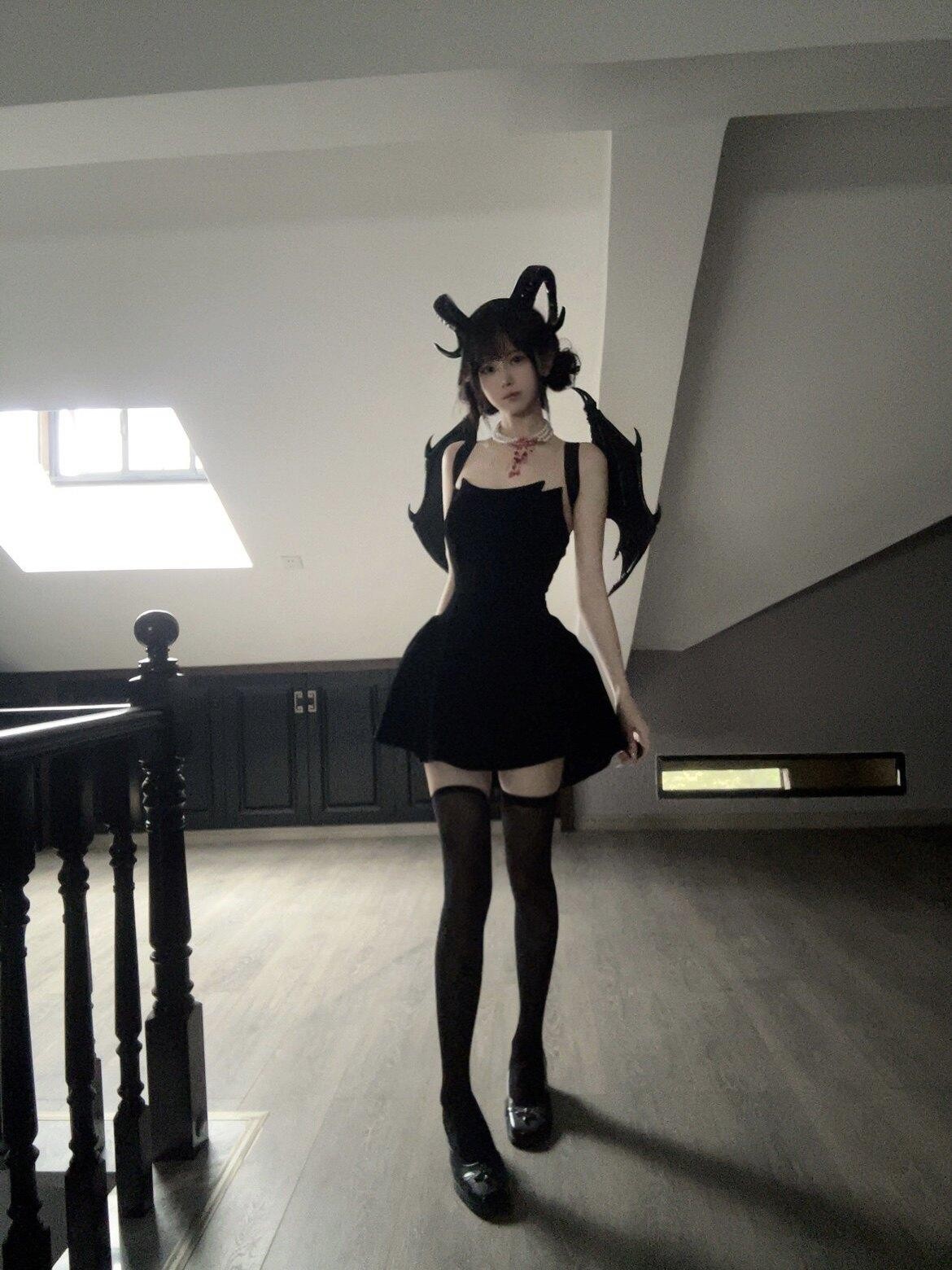 VOCK Black Fishbone Boned Puffed Waist Women's Velvet Tube Mini Dresses