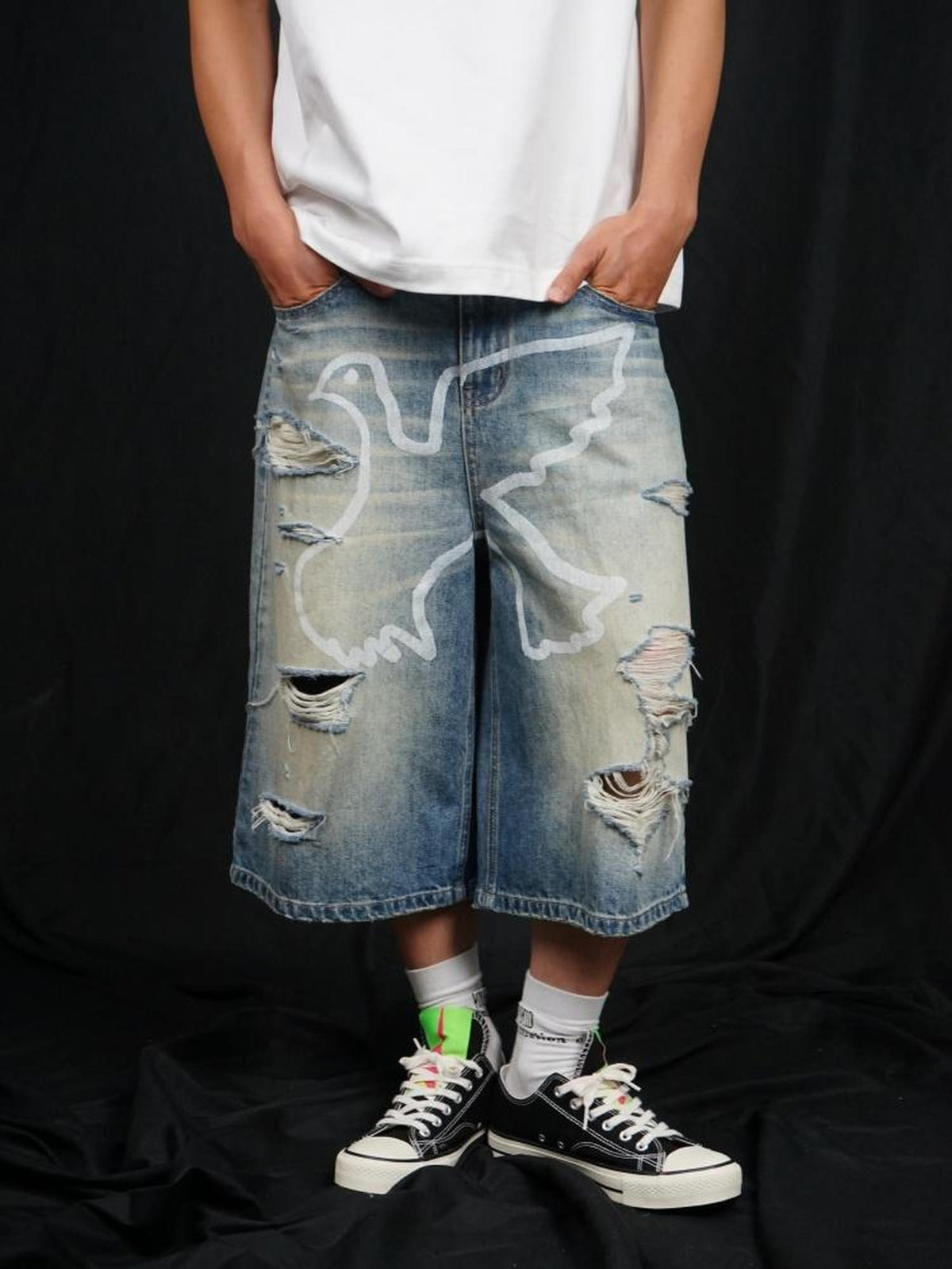 Vinkid Distressed Ripped Loose Fit Mid Rise Women's Denim Shorts