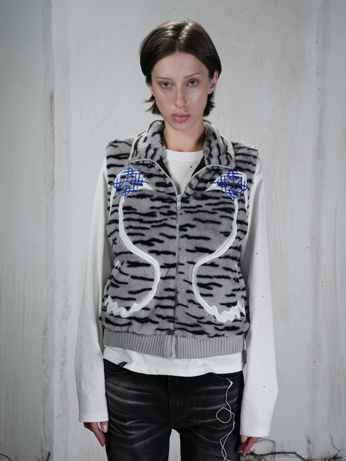 Vinkid Embroidered Peace Dove Tiger Stripe Loose Fit Zip Up Stand Collar Women's Polyester Vests