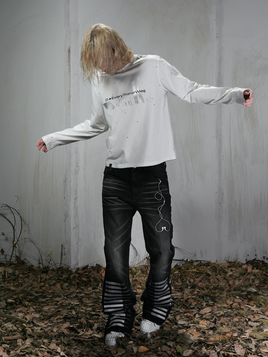 Vinkid Washed Distressed Piano Key Loose Fit Women's Cotton Straight-leg Jeans