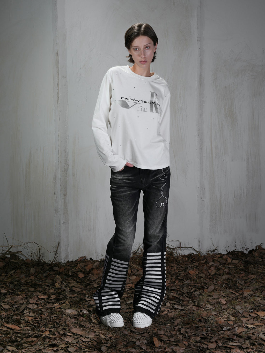 Vinkid Washed Distressed Piano Key Loose Fit Women's Cotton Straight-leg Jeans