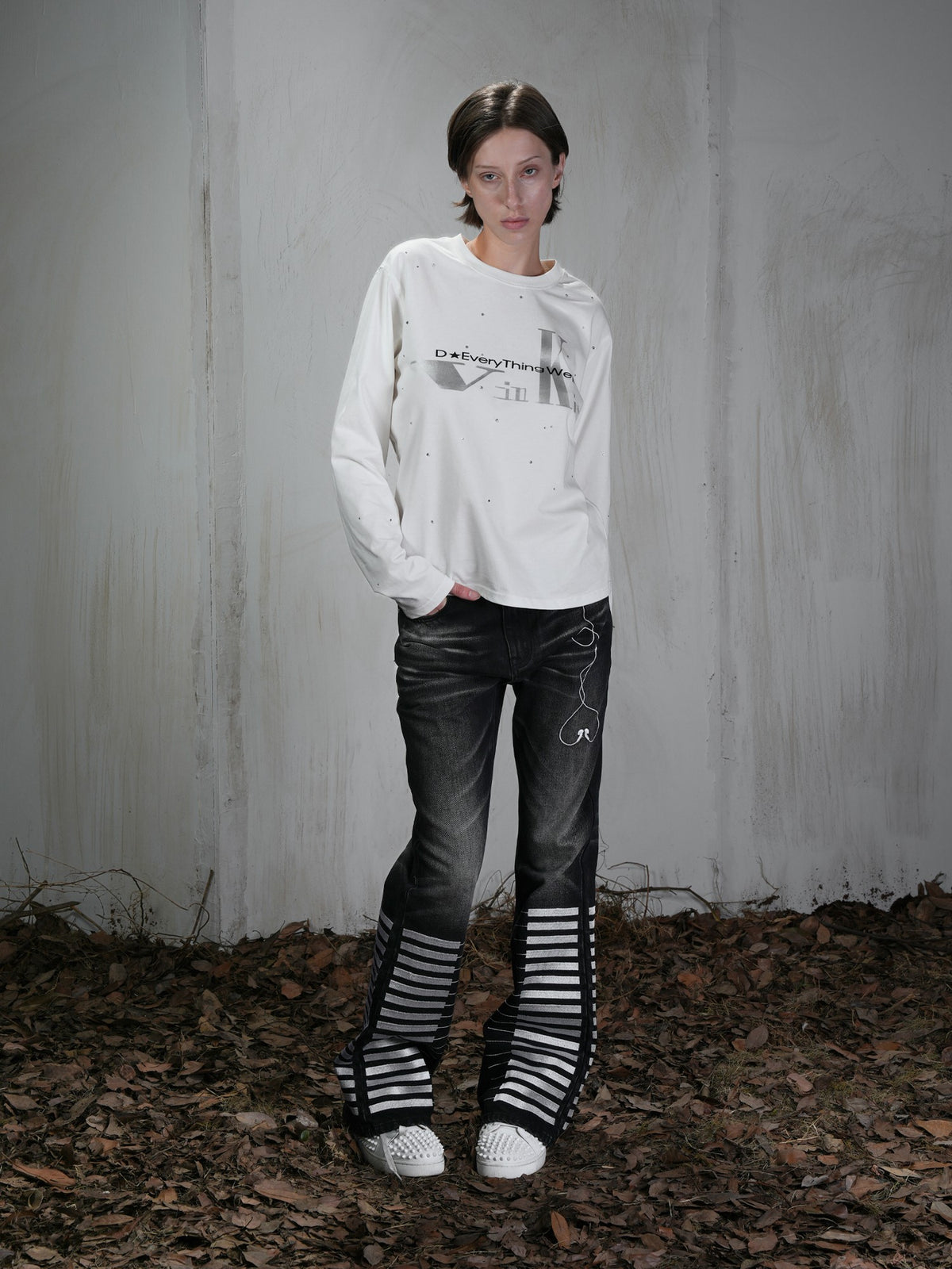 Vinkid Washed Distressed Piano Key Loose Fit Women's Cotton Straight-leg Jeans