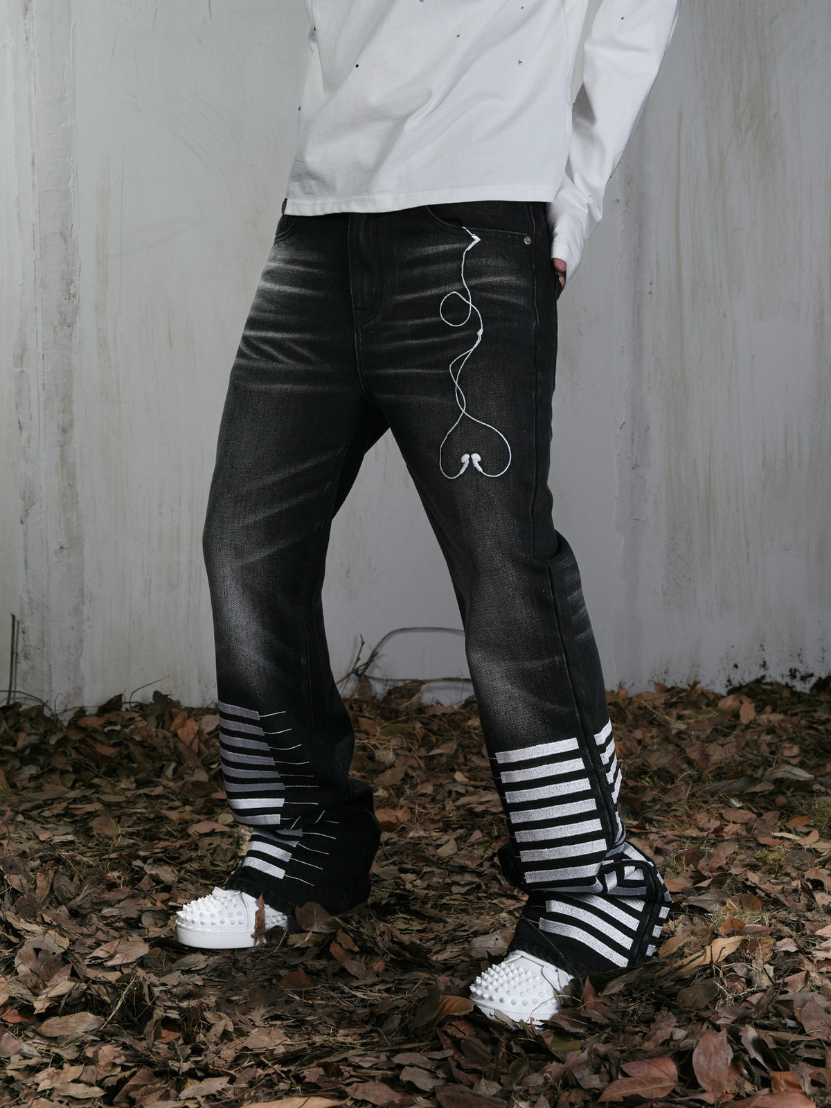 Vinkid Washed Distressed Piano Key Loose Fit Women's Cotton Straight-leg Jeans