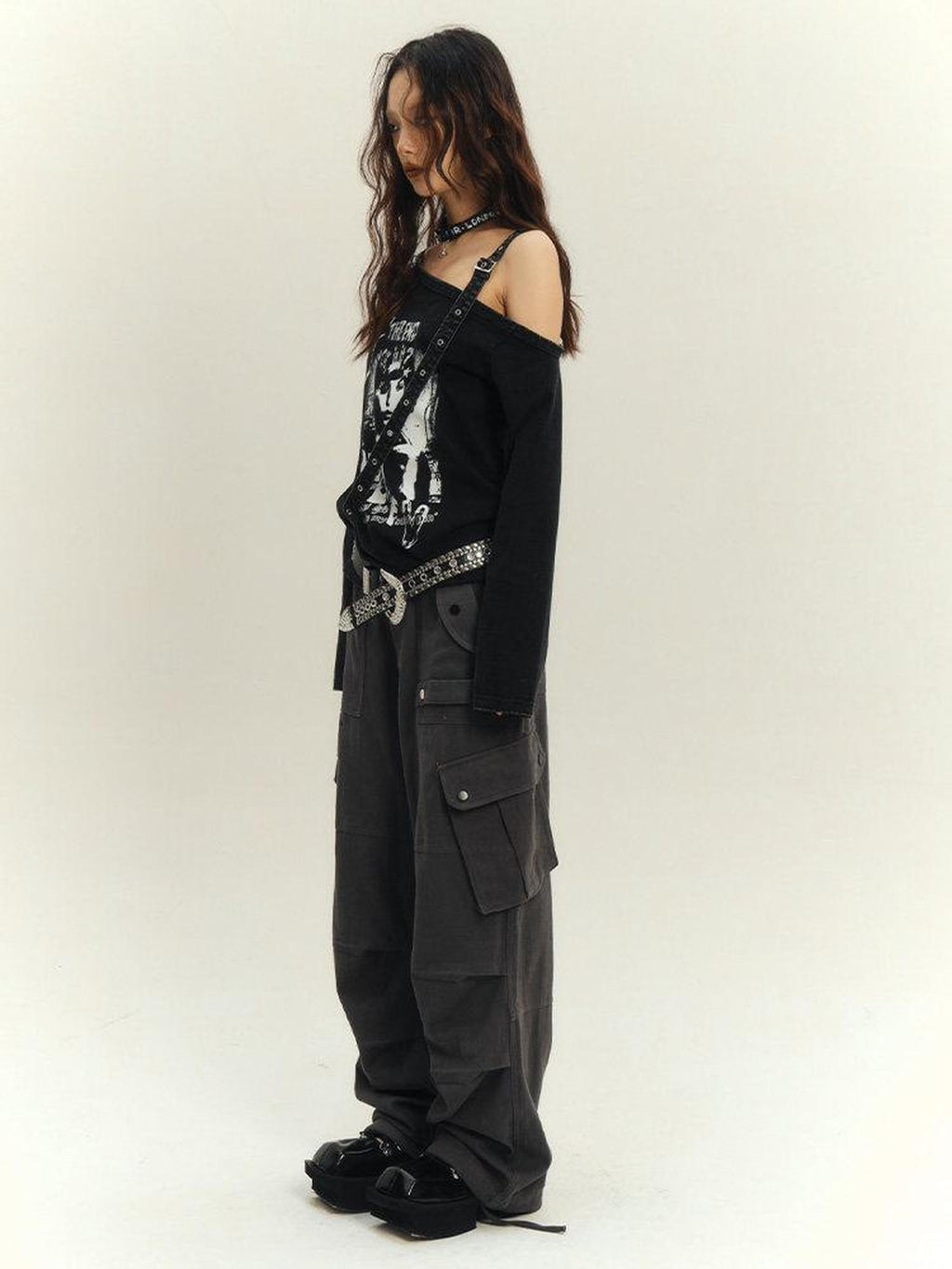 YUKAHOUSE Black Asymmetric Punk Y2k Cartoon Print Women's Cotton Off-shoulder T-shirts