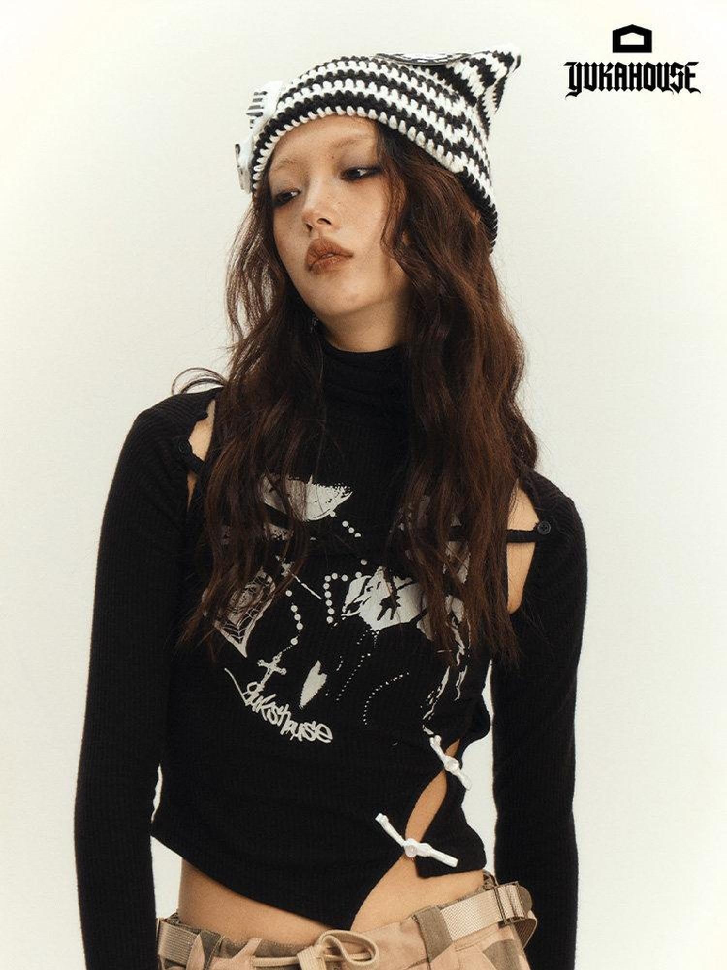 YUKAHOUSE Black Asymmetrical High Neck Fitted Women's Viscose Long Sleeve T-shirts