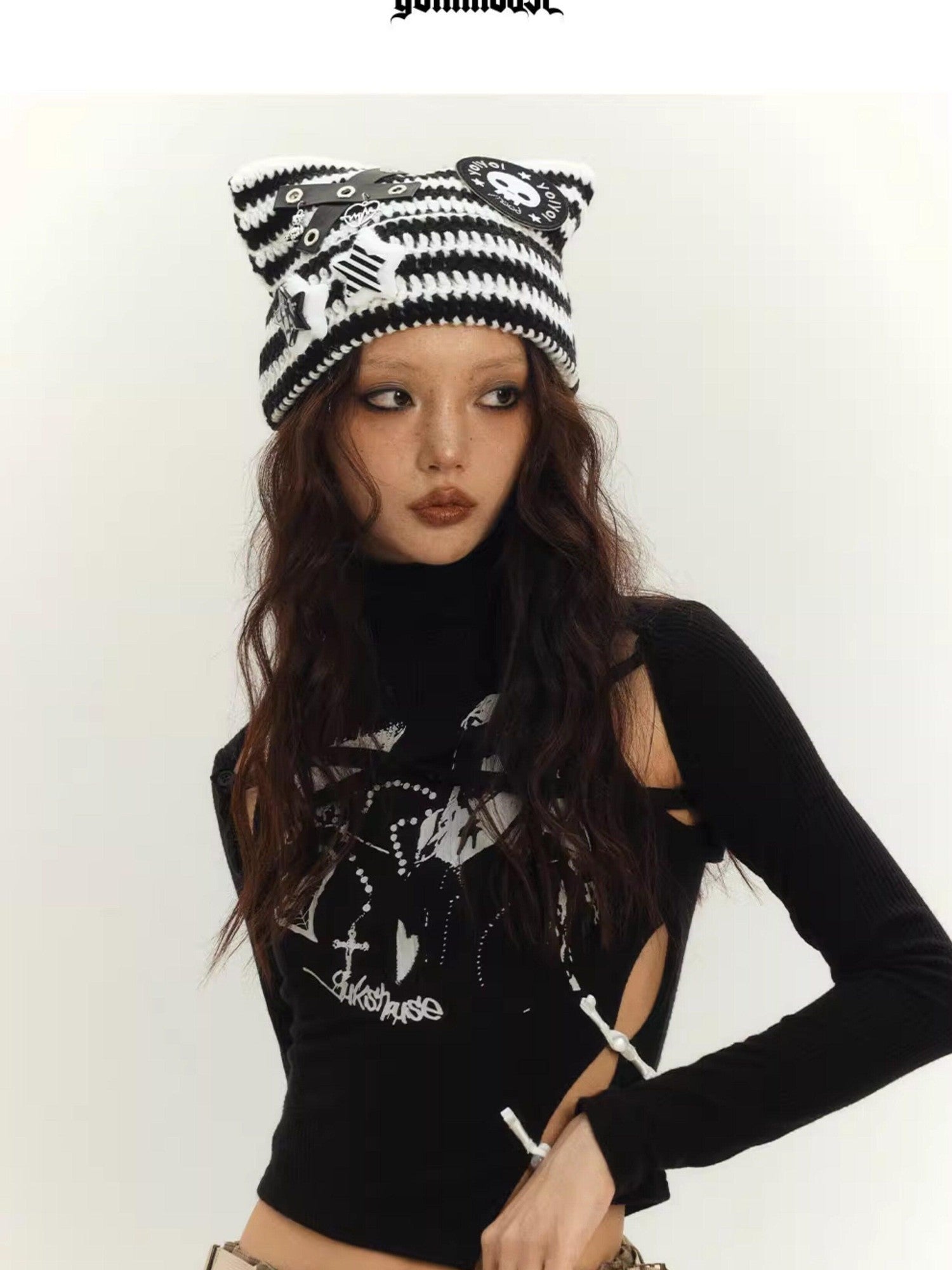 YUKAHOUSE Black Asymmetrical High Neck Fitted Women's Viscose Long Sleeve T-shirts