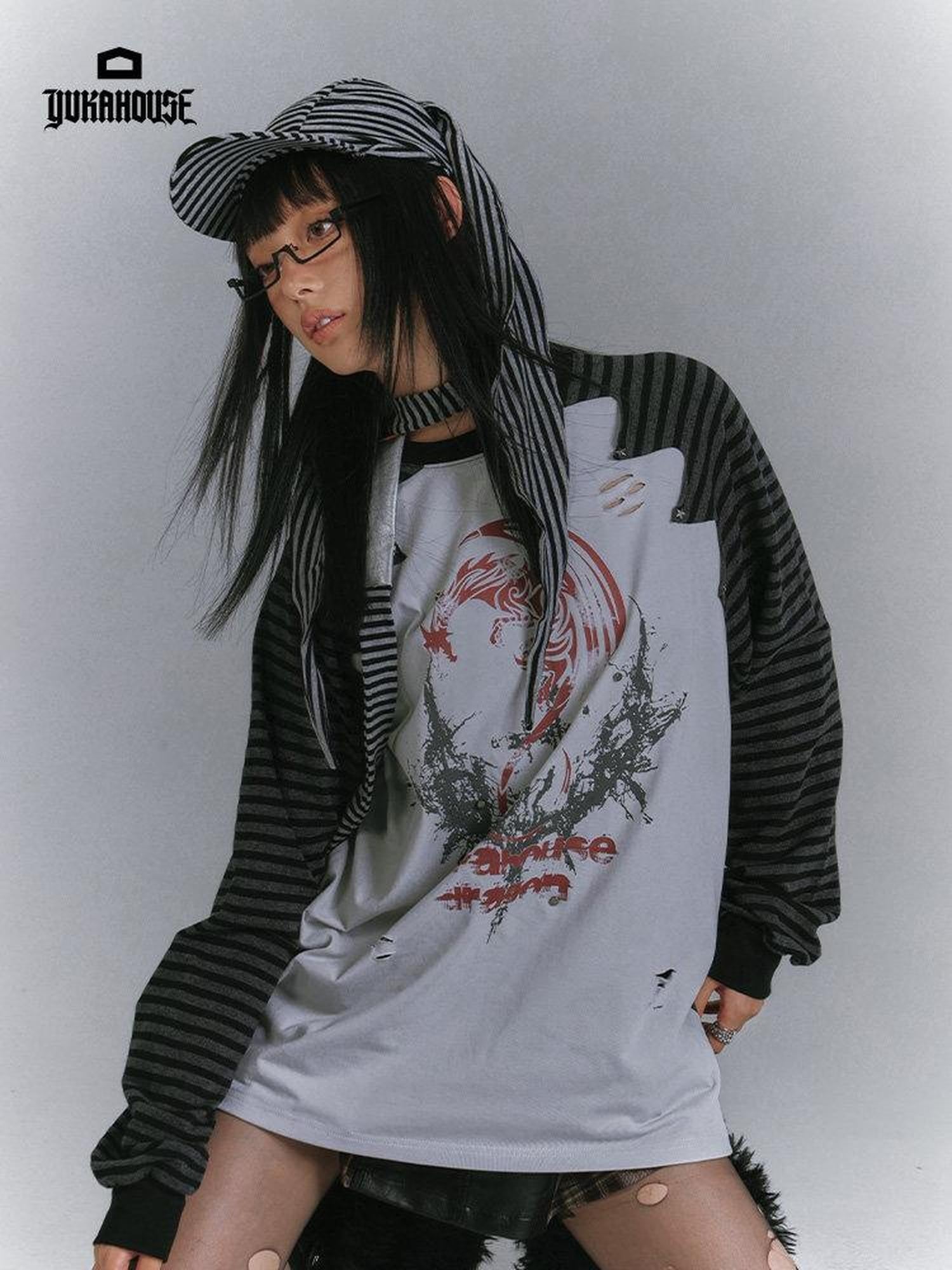 YUKAHOUSE Black Gray Distressed Striped Raglan Women's Cotton Blend Long Sleeve T-shirts