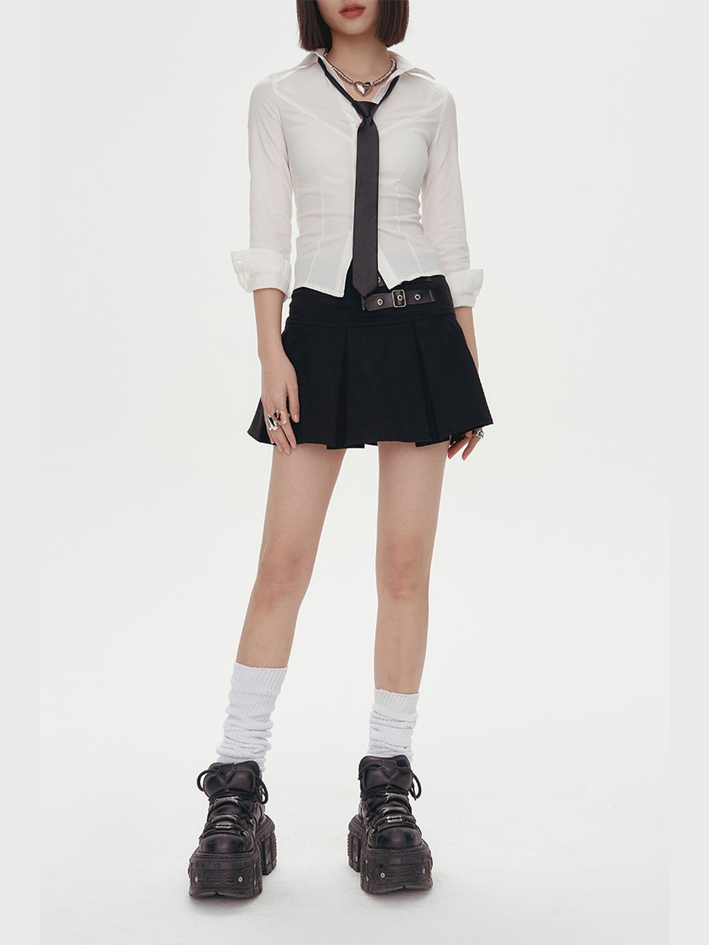 YUKAHOUSE Black Low Waist Aline Lace Up Buckle Women's Cotton Blend Pleated Skirts