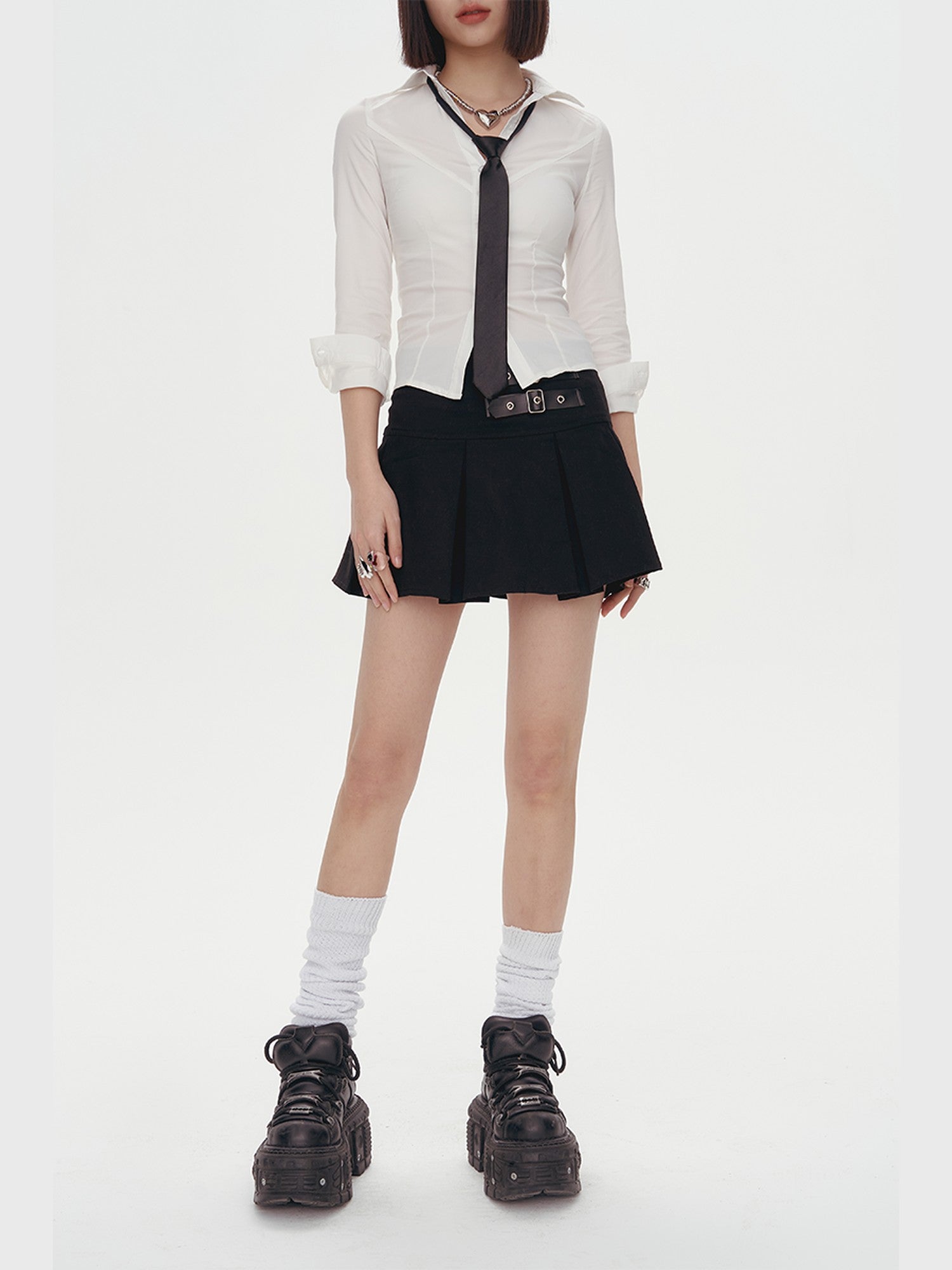 YUKAHOUSE Black Low Waist Aline Lace Up Buckle Women's Cotton Blend Pleated Skirts