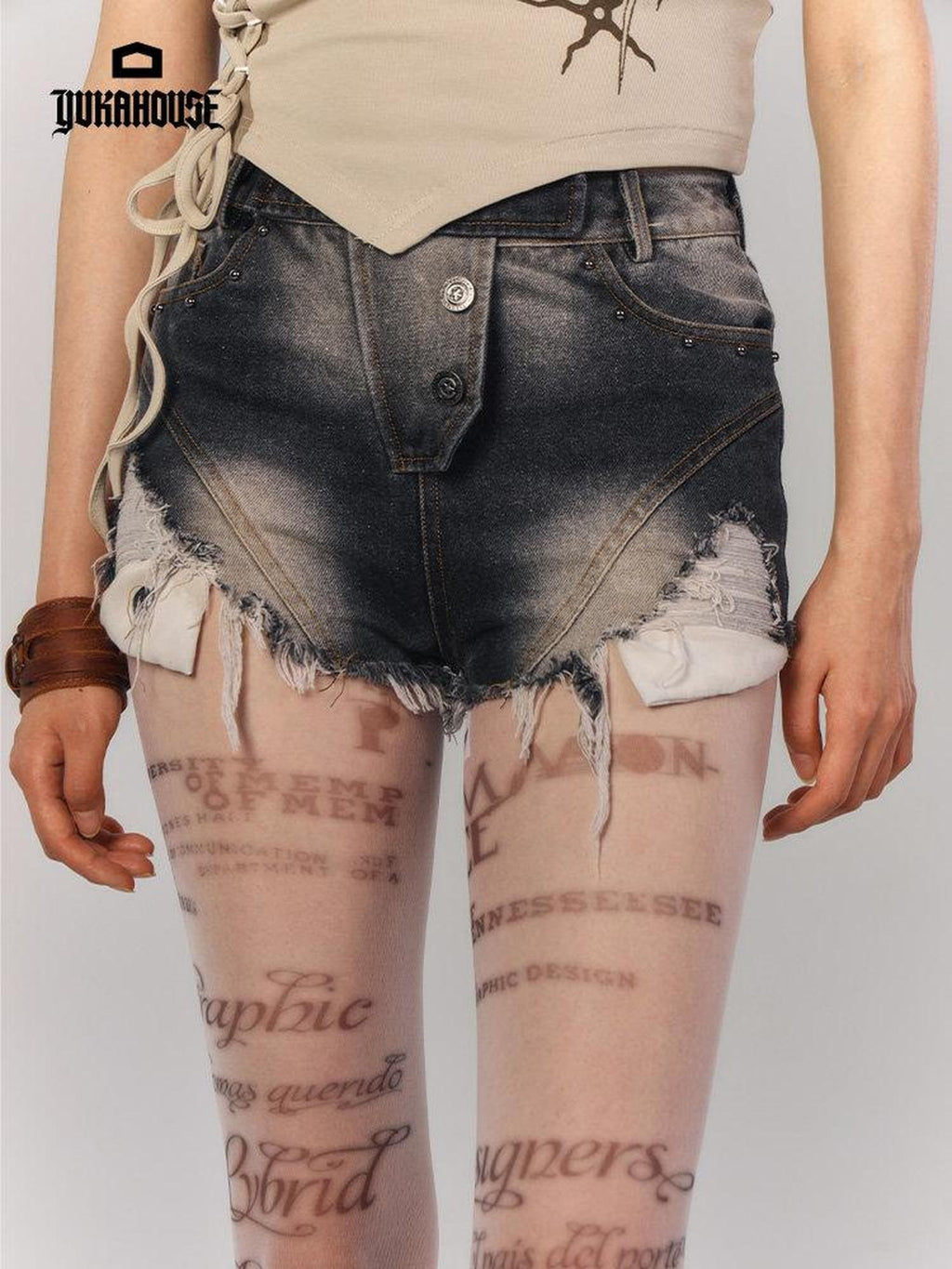 YUKAHOUSE Black Retro Distressed Frayed Hem High Waist Women's Denim Shorts