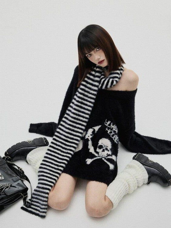 YUKAHOUSE Fuzzy Skull V-neck Street Punk Women's Imitation Wool Sweaters