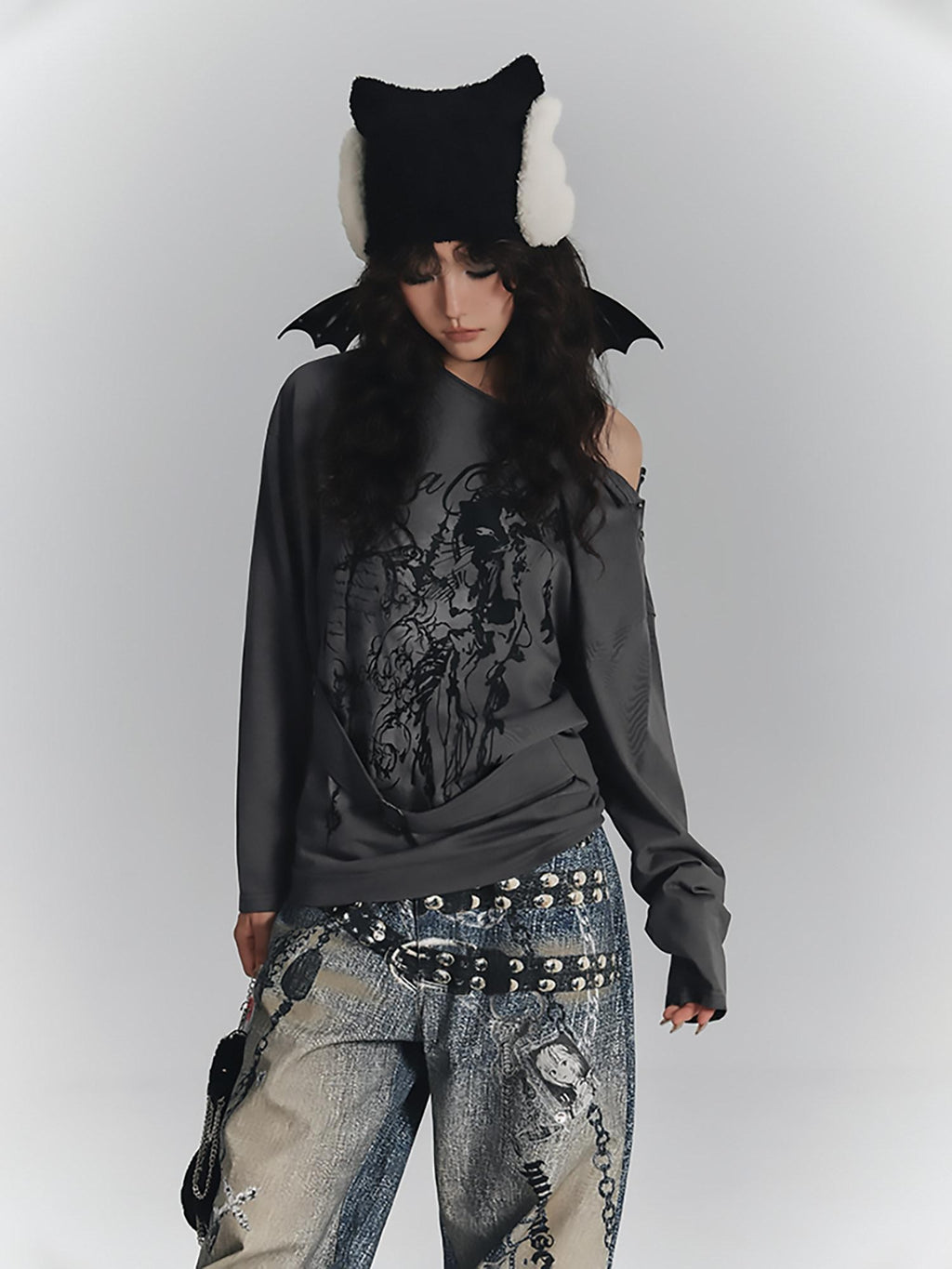 YUKAHOUSE Gray Slanted Shoulder Print Loose Women's Cotton Blend Long Sleeve T-shirts