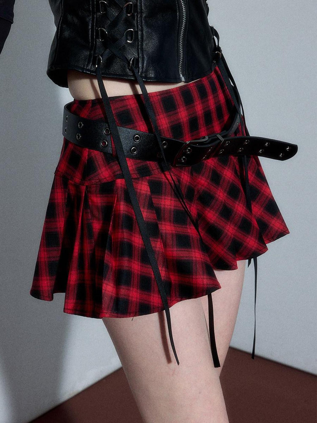 YUKAHOUSE Red Black Plaid Pleated Mid Waist Women's Cotton A-line Skirts