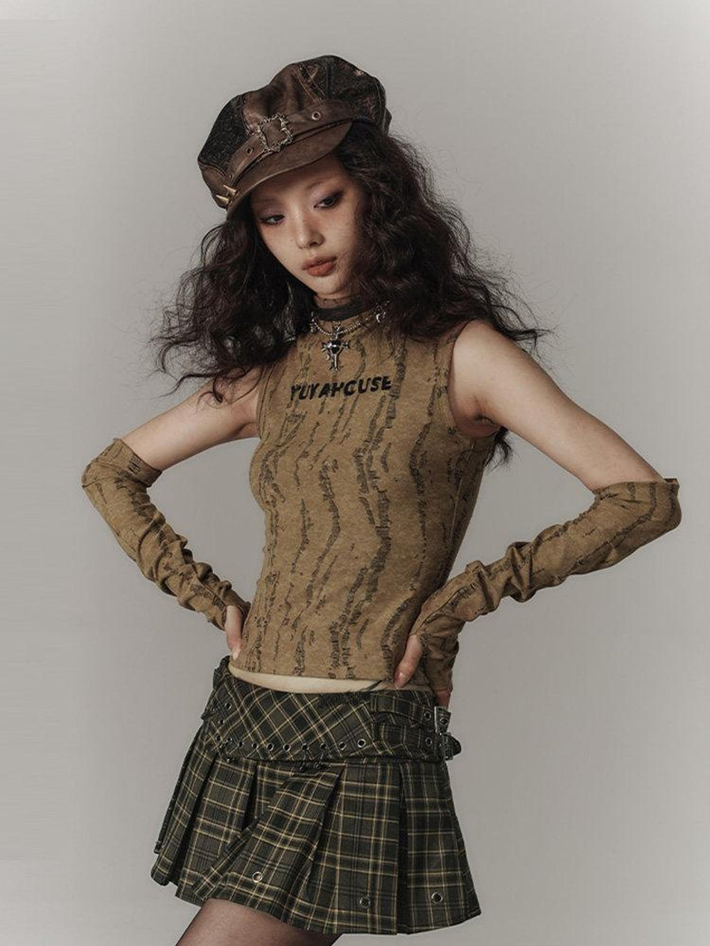 YUKAHOUSE Retro Wasteland Arm Sleeve Slim Fit Women's Brown Cotton Blend Tank Tops