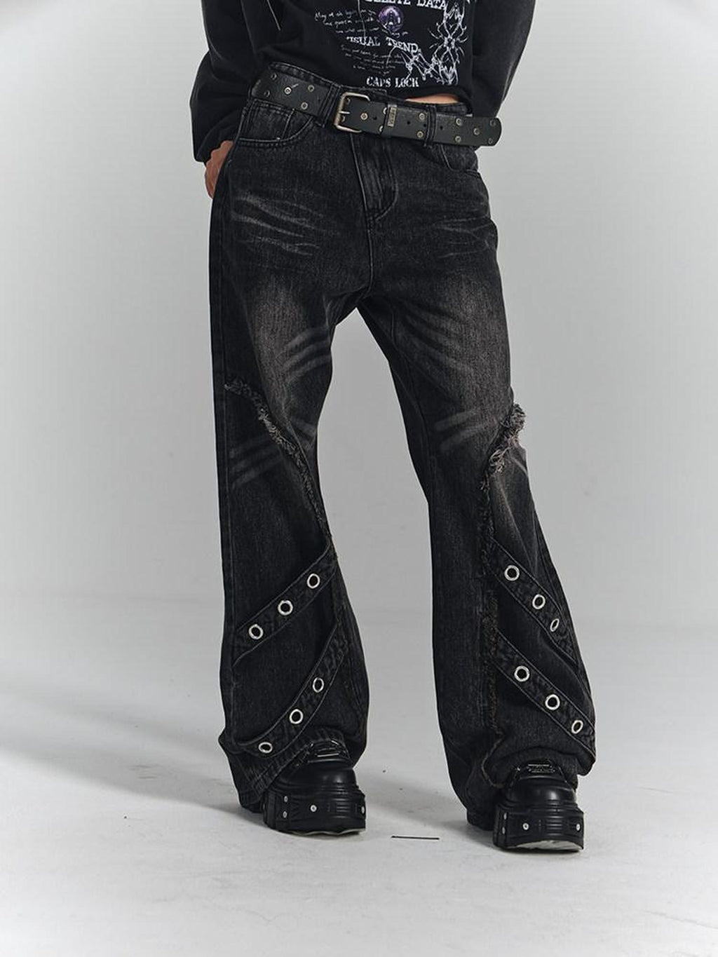 YUKAHOUSE Washed Black Frayed 3d Embellished Punk Women's Cotton Straight-leg Jeans