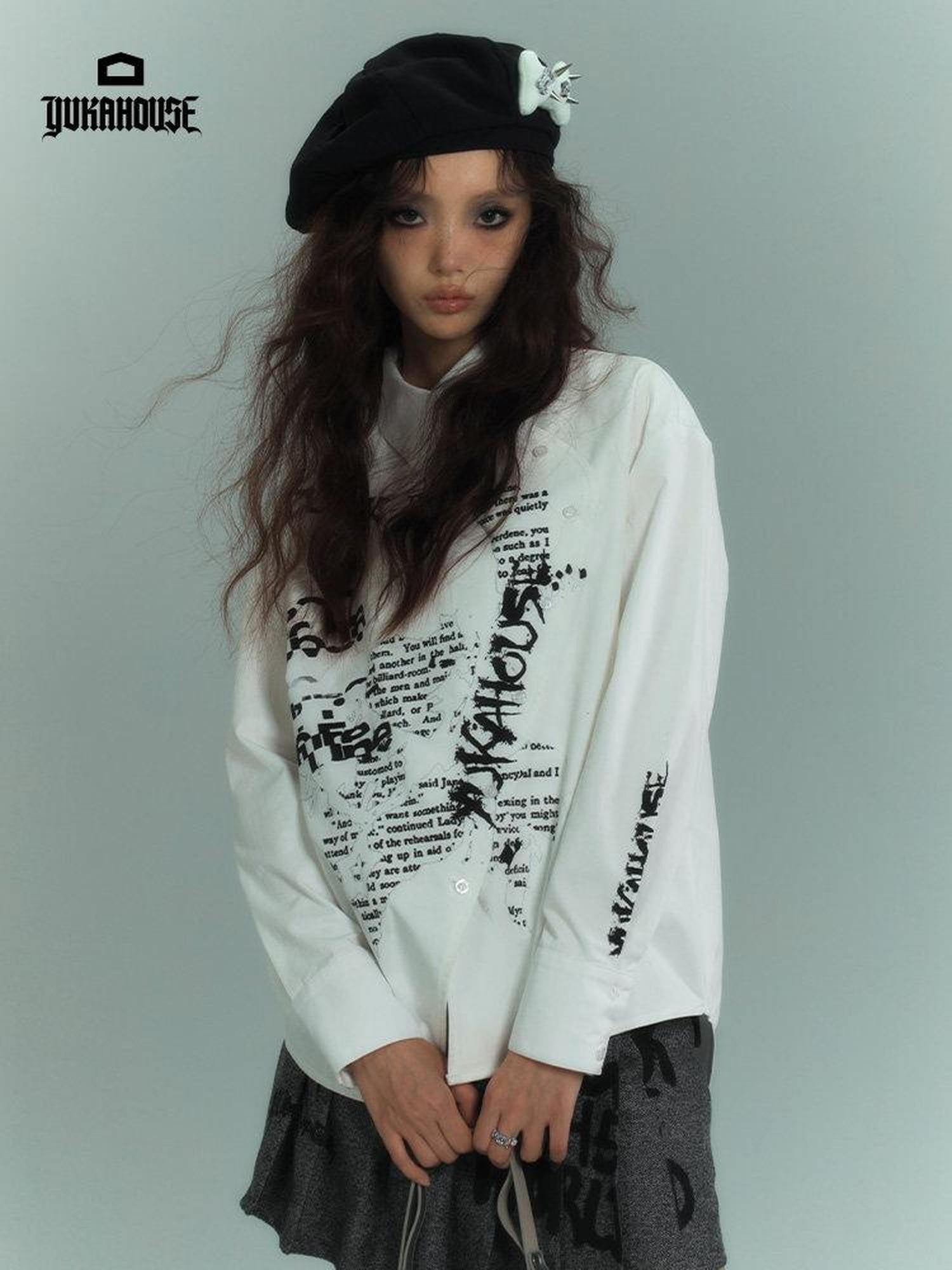 YUKAHOUSE White Alphabet Graffiti Print Crew Neck Women's Cotton Long Sleeve T-shirts