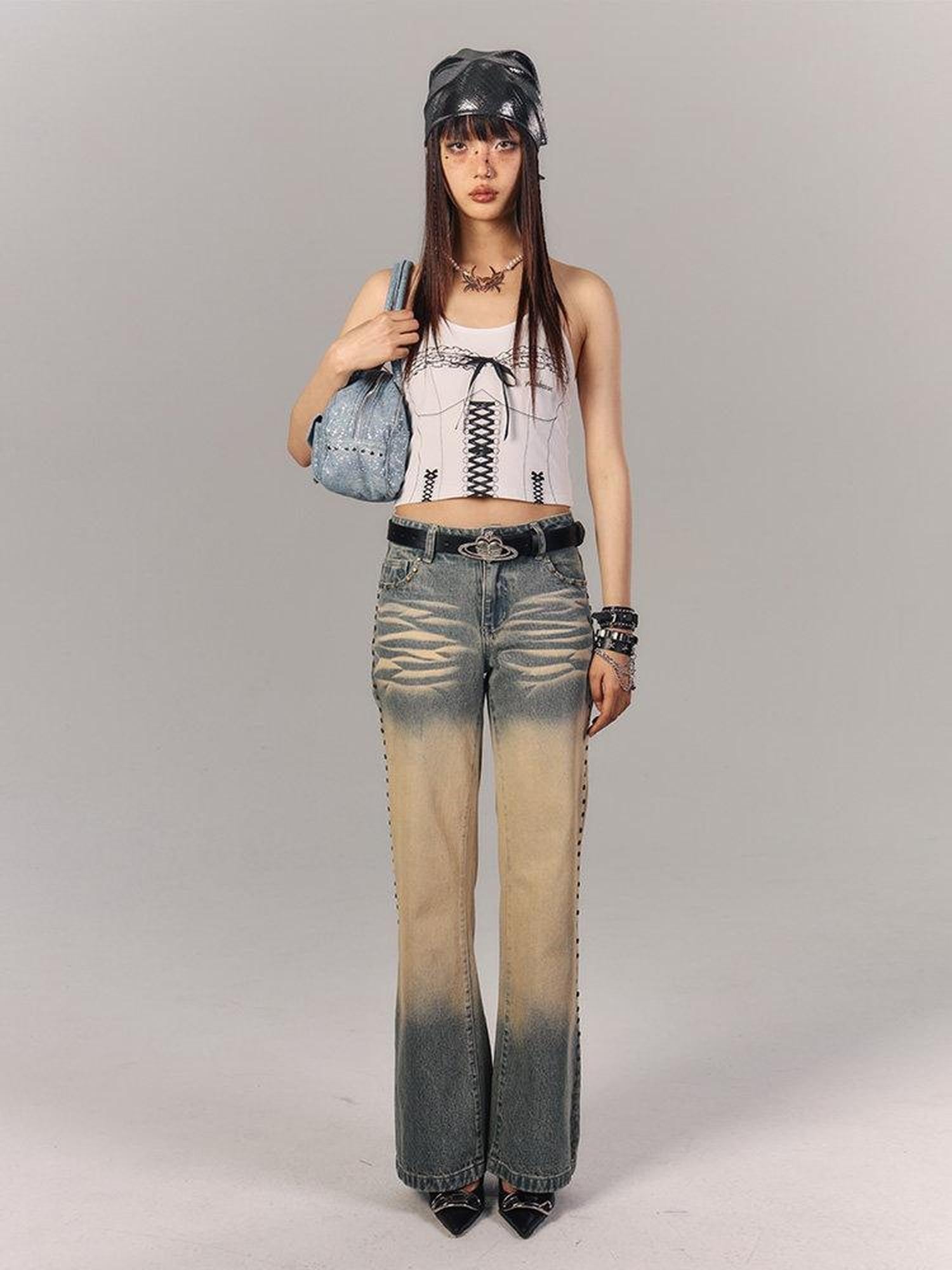 YUKAHOUSE White Graffiti Print Slim Cropped Women's Viscose Cotton Spandex Camisoles