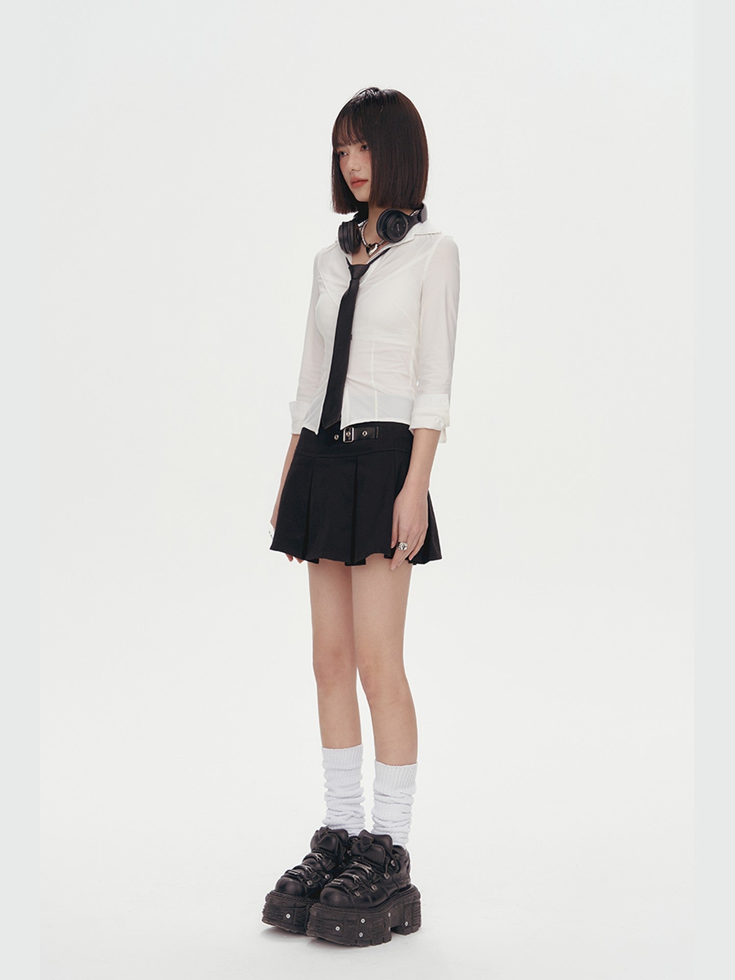 YUKAHOUSE White Waist Cinched Slim Fit Button Stand Collar Women's Cotton Blend Blouses