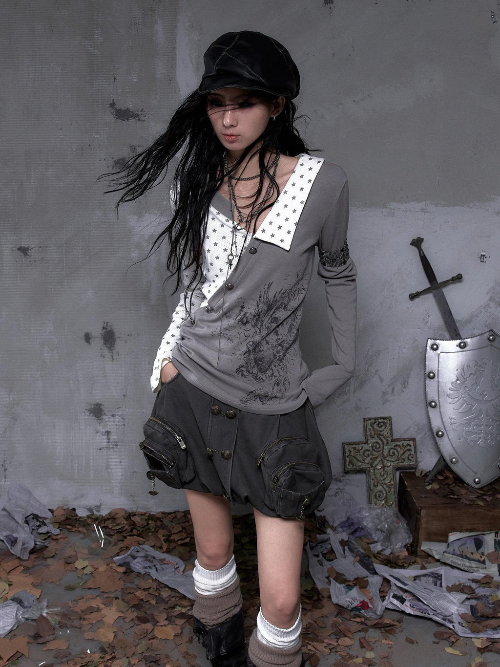 NO ROMANCE Cozy Knit Star Printed Relaxed Polo Collar Women Black Ecru Long Sleeve T-Shirts