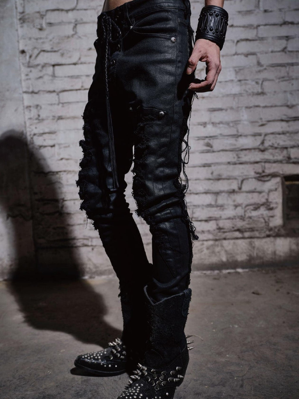 The space between Us Scar Detail Distressed Drawstring Slim Fitted Women's Waxed Skinny Pants