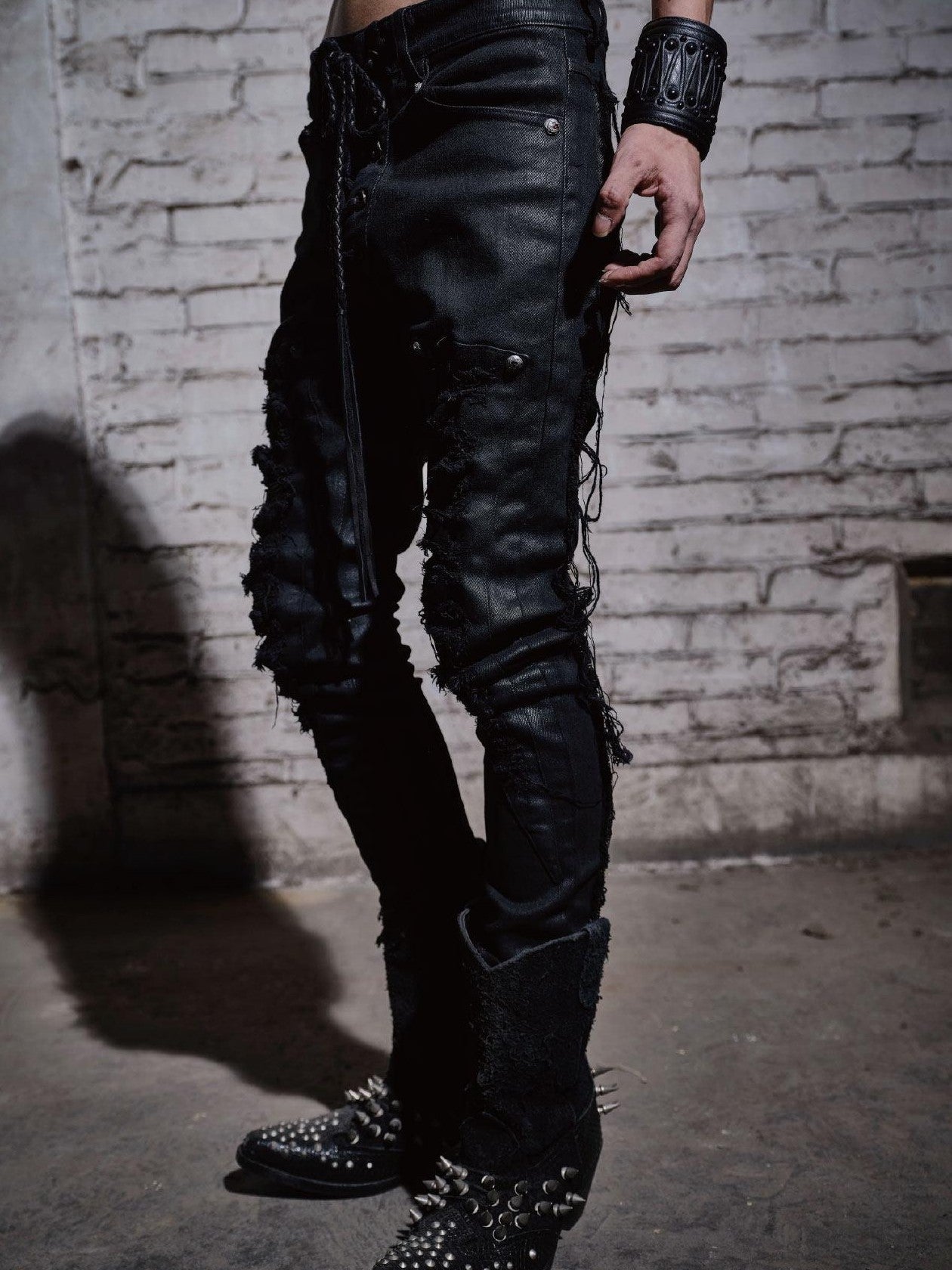 The space between Us Scar Detail Distressed Drawstring Slim Fitted Women's Waxed Skinny Pants