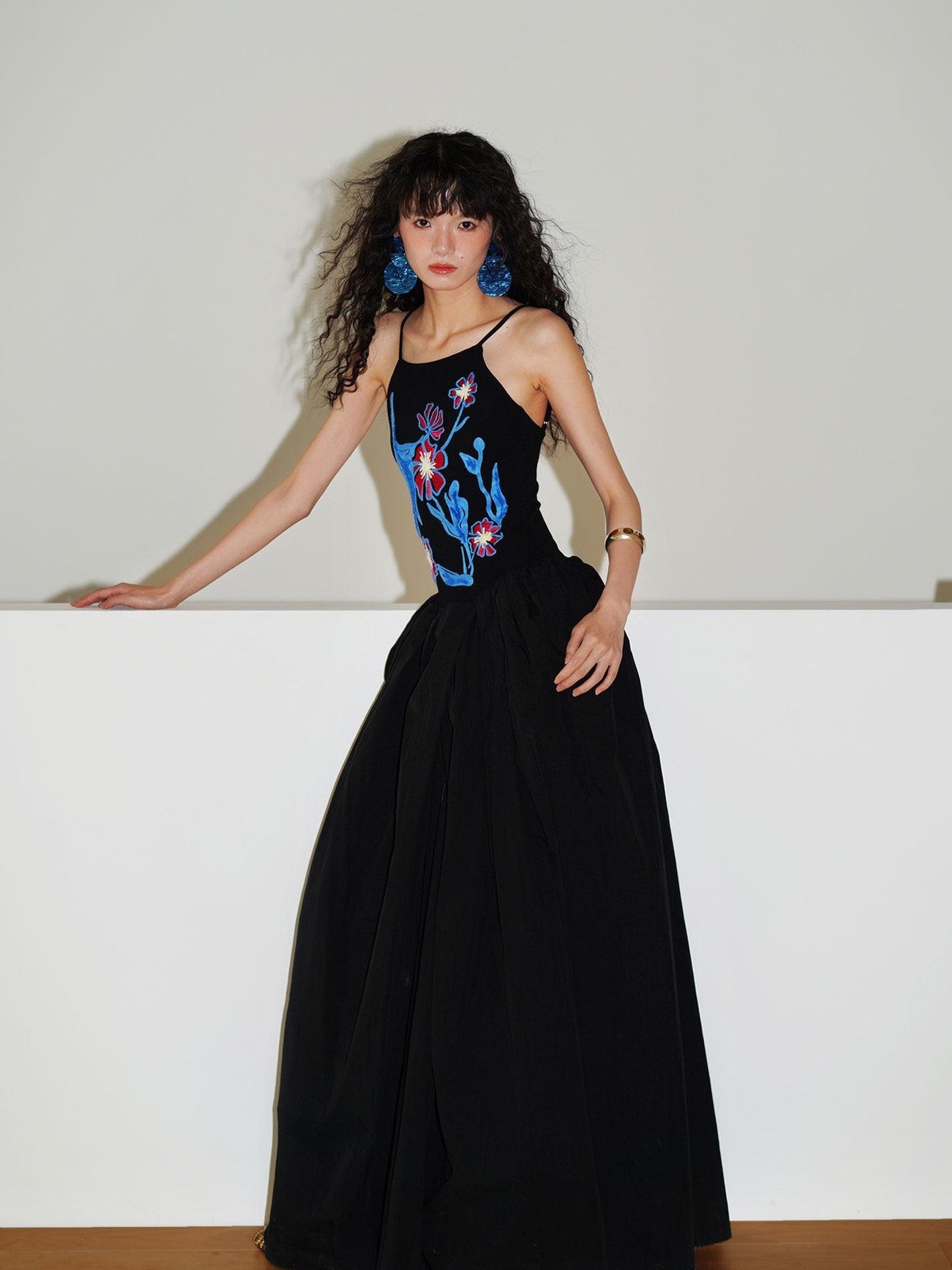 badtaste 3d Embroidered Spaghetti Strap Flared Structured Women's Slip Maxi Dresses