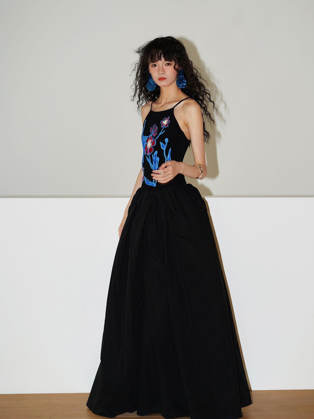 badtaste 3d Embroidered Spaghetti Strap Flared Structured Women's Slip Maxi Dresses