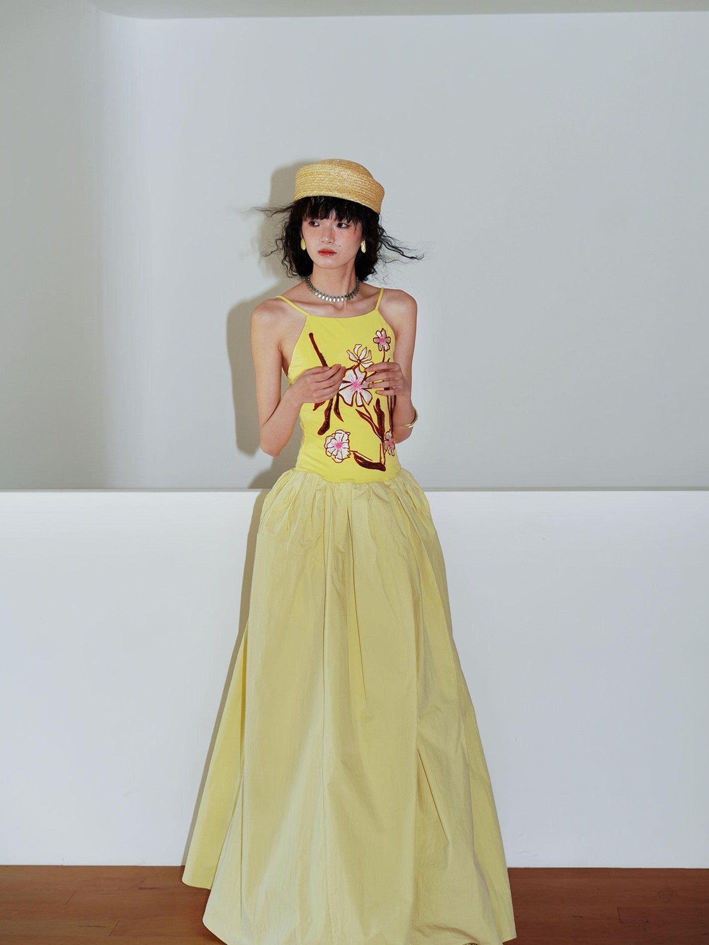 badtaste 3d Embroidered Spaghetti Strap Flared Structured Women's Slip Maxi Dresses
