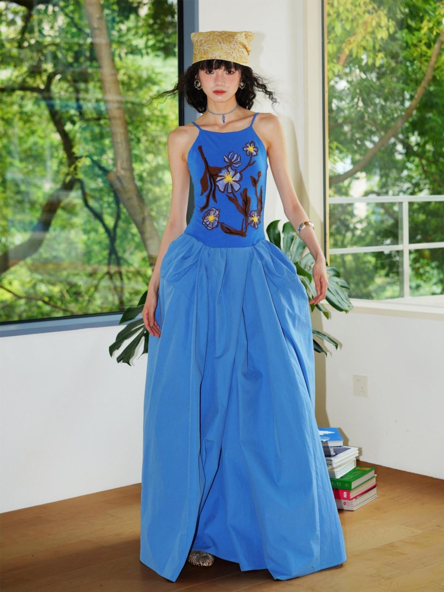 badtaste 3d Embroidered Spaghetti Strap Flared Structured Women's Slip Maxi Dresses