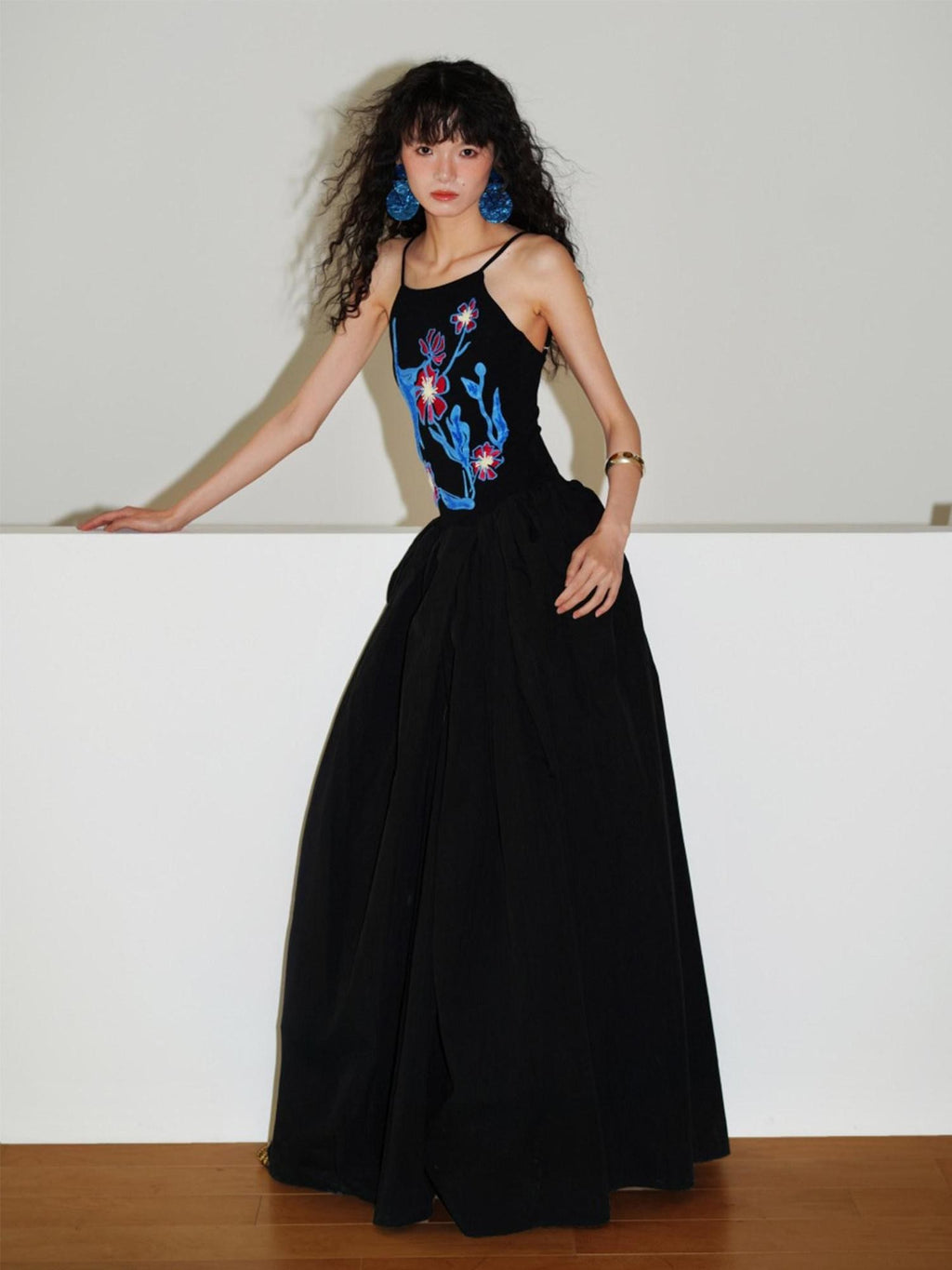 badtaste 3d Embroidered Spaghetti Strap Flared Structured Women's Slip Maxi Dresses