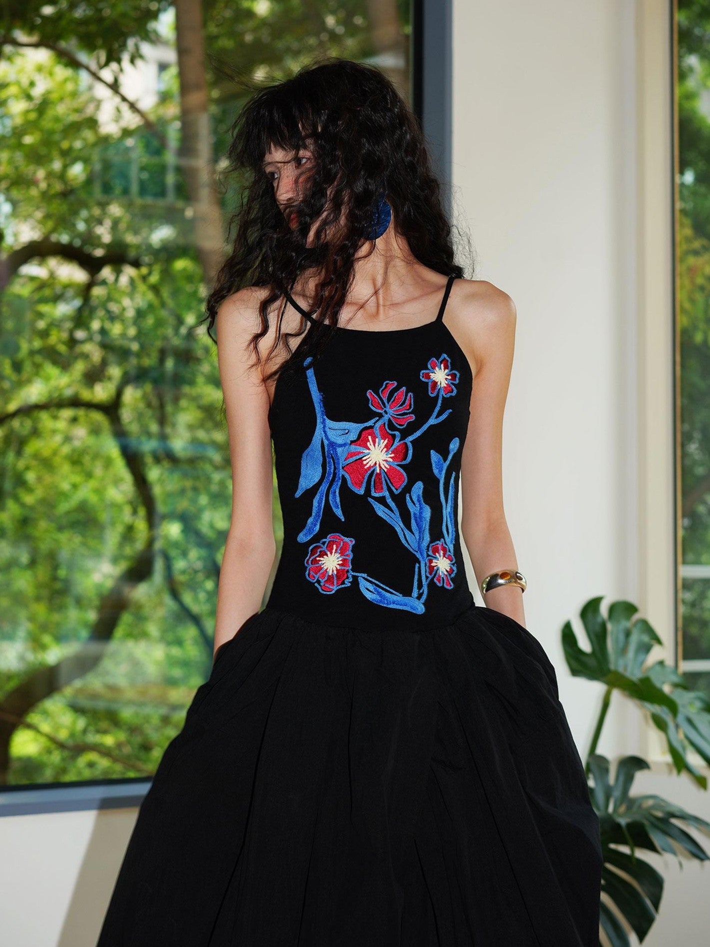 badtaste 3d Embroidered Spaghetti Strap Flared Structured Women's Slip Maxi Dresses