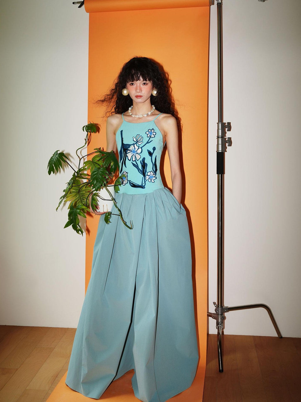 badtaste 3d Embroidered Spaghetti Strap Flared Structured Women's Slip Maxi Dresses