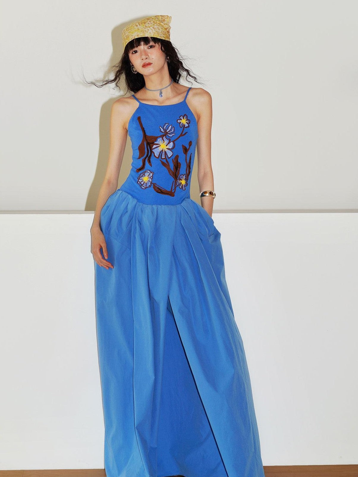badtaste 3d Embroidered Spaghetti Strap Flared Structured Women's Slip Maxi Dresses