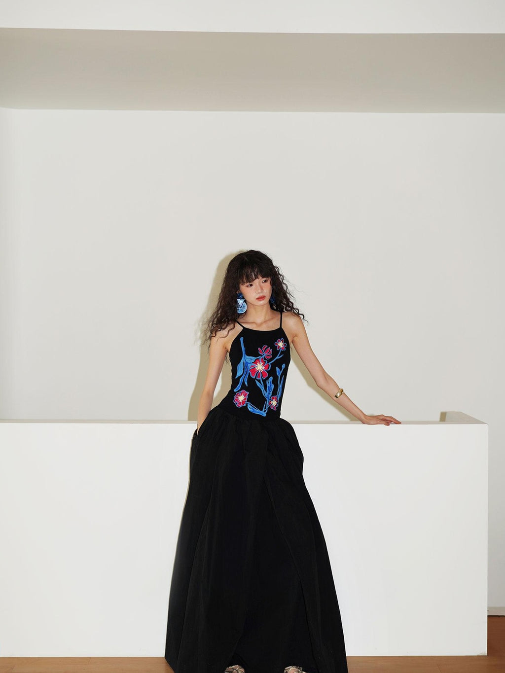 badtaste 3d Embroidered Spaghetti Strap Flared Structured Women's Slip Maxi Dresses