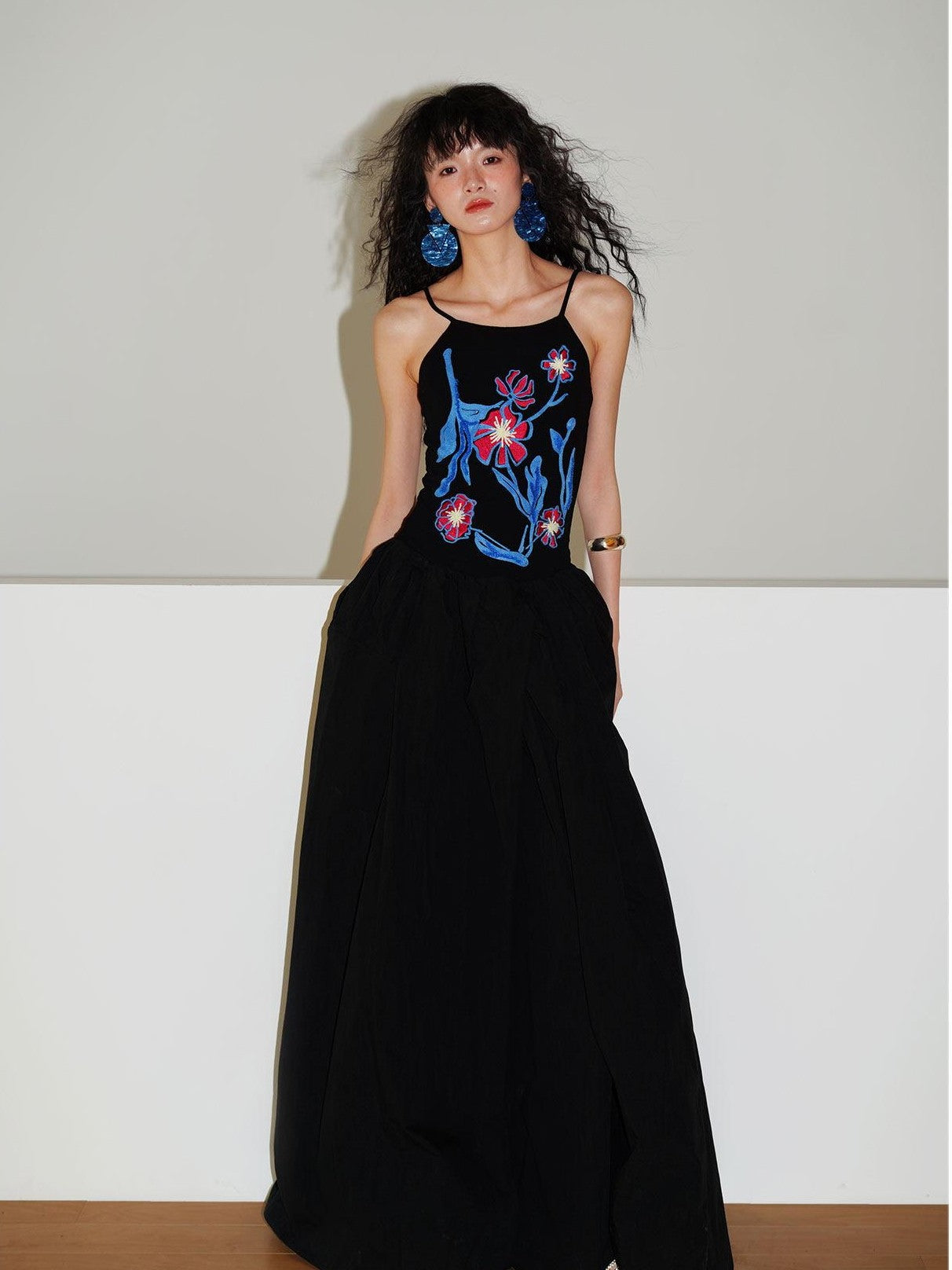 badtaste 3d Embroidered Spaghetti Strap Flared Structured Women's Slip Maxi Dresses