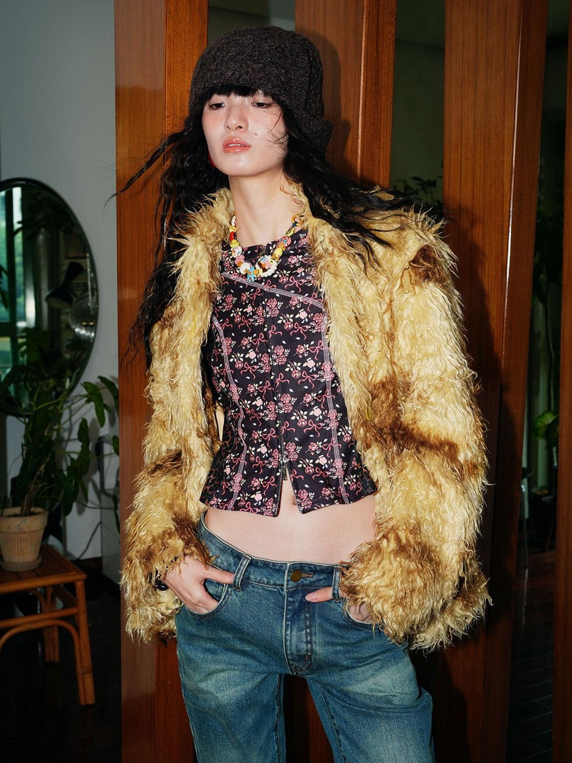 badtaste Dark Western Vintage Stand Collar Cropped Button Women's Plush Faux Fur Coats