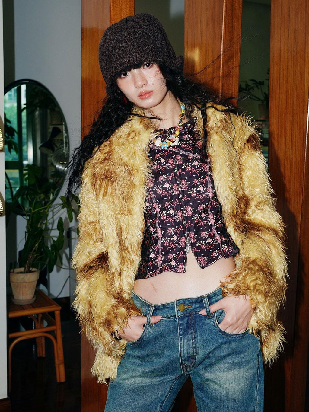 badtaste Dark Western Vintage Stand Collar Cropped Button Women's Plush Faux Fur Coats