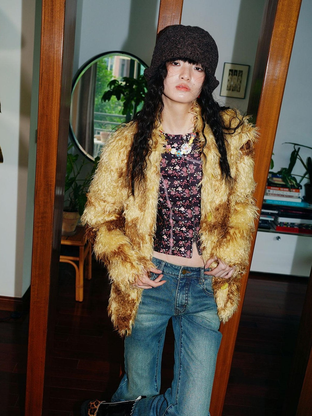 badtaste Dark Western Vintage Stand Collar Cropped Button Women's Plush Faux Fur Coats